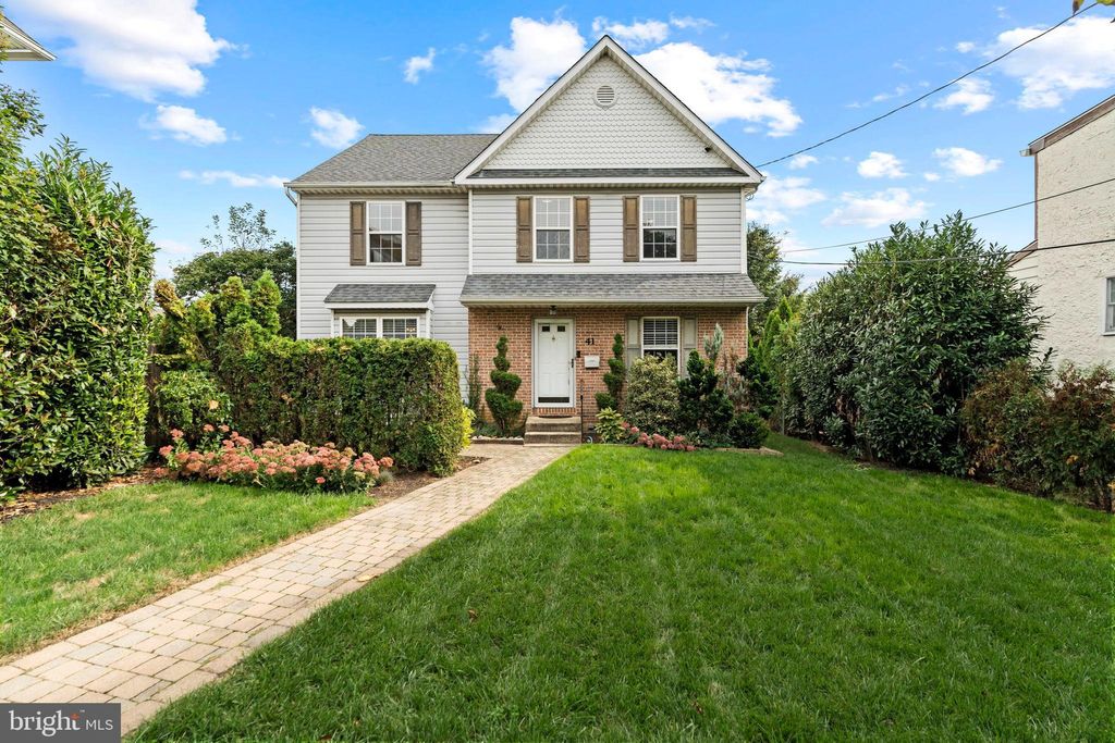 Photo of 41 W Hillcrest Avenue, HAVERTOWN, PA 19083 (MLS # PADE2101196)