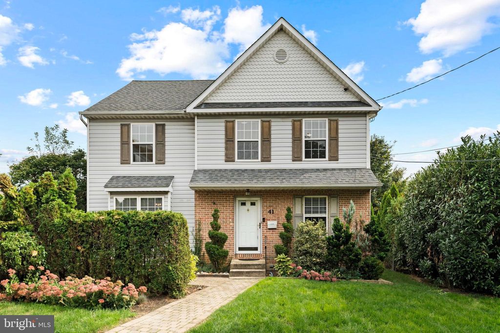 Photo of 41 W Hillcrest Avenue, HAVERTOWN, PA 19083 (MLS # PADE2101196)