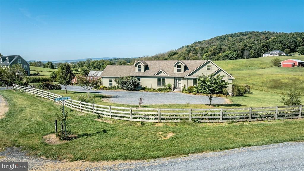 Photo of 17333 Timberview Way, TIMBERVILLE, VA 22853 (MLS # VARO2002686)