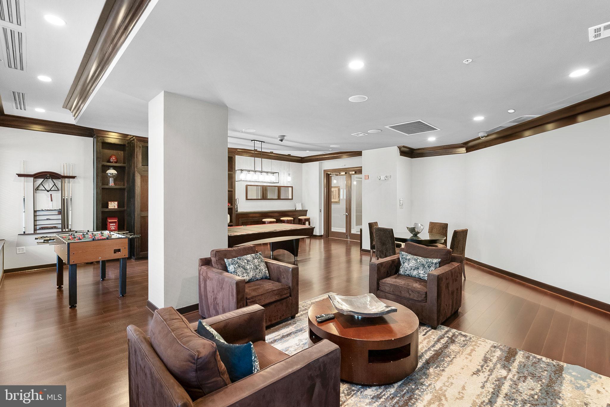 SAVOY AT RESTON TOWN CENTER - Residential