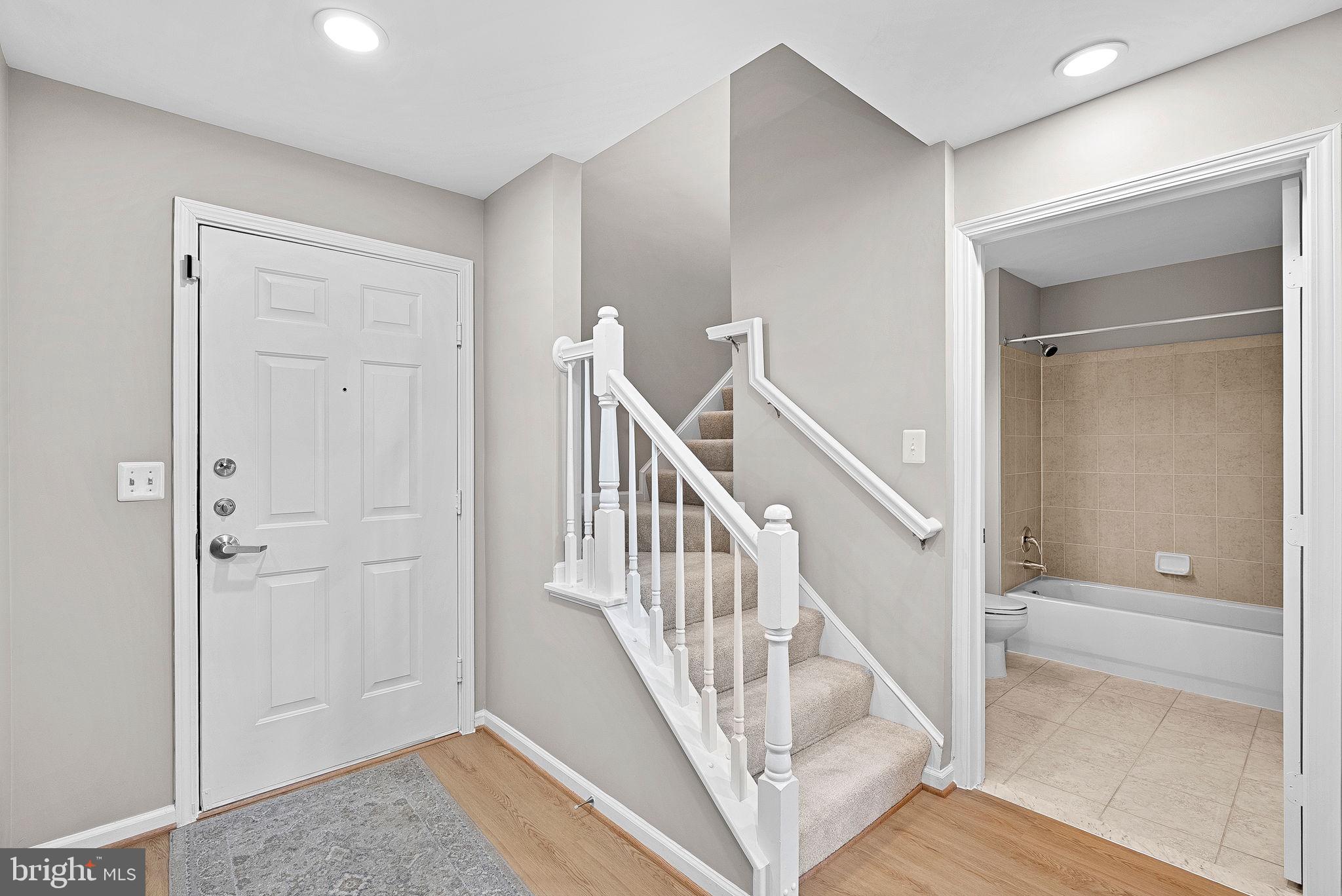 SAVOY AT RESTON TOWN CENTER - Residential