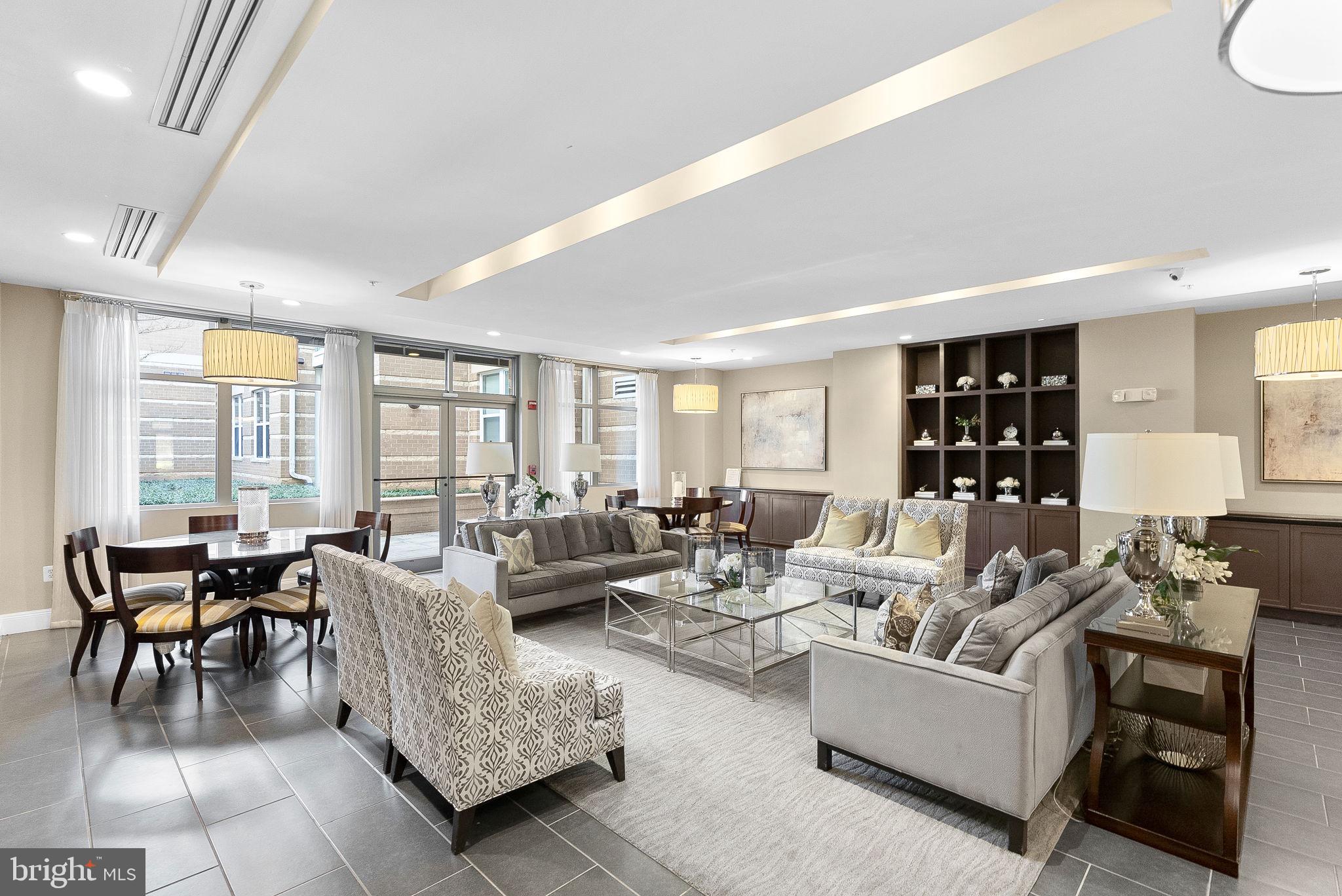 SAVOY AT RESTON TOWN CENTER - Residential