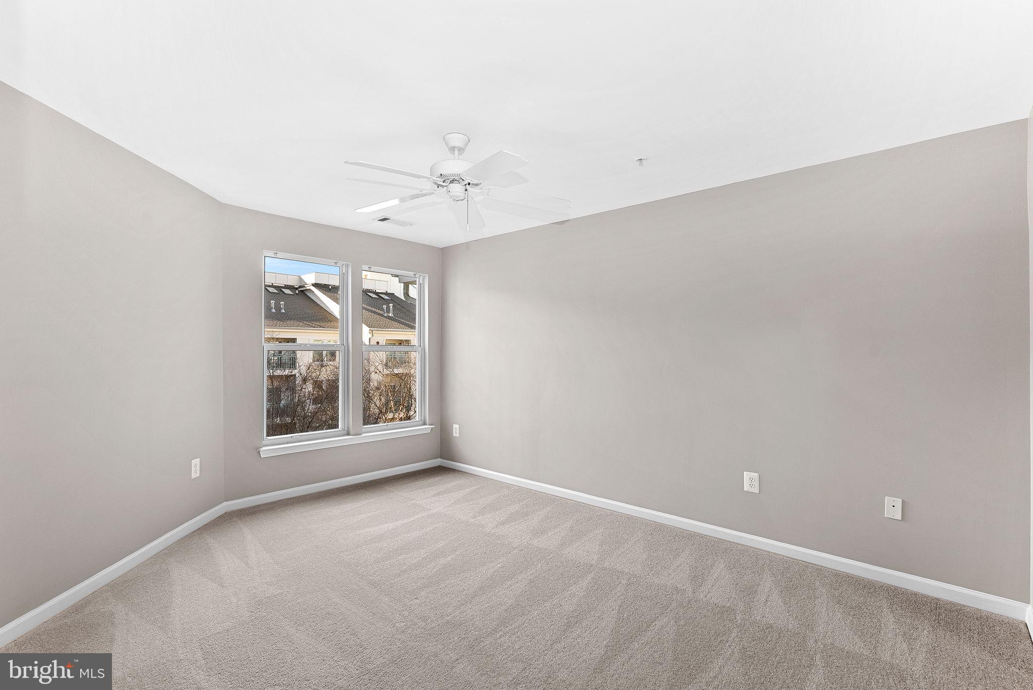 SAVOY AT RESTON TOWN CENTER - Residential