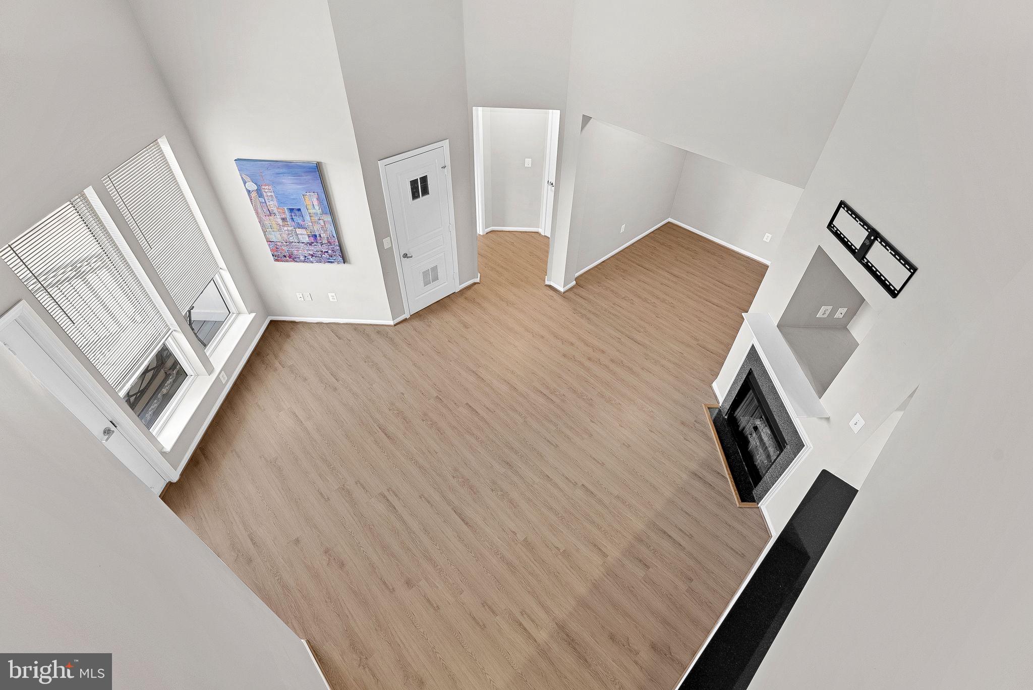 SAVOY AT RESTON TOWN CENTER - Residential