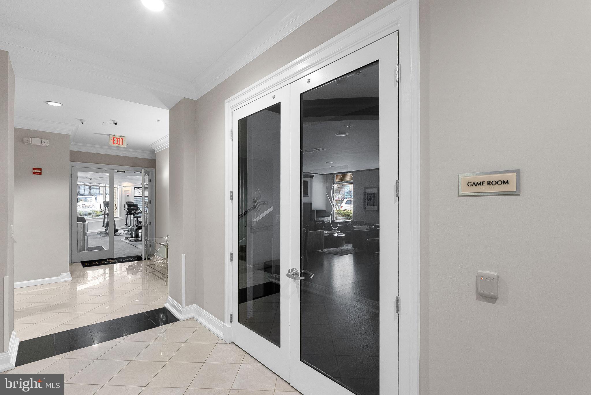 SAVOY AT RESTON TOWN CENTER - Residential