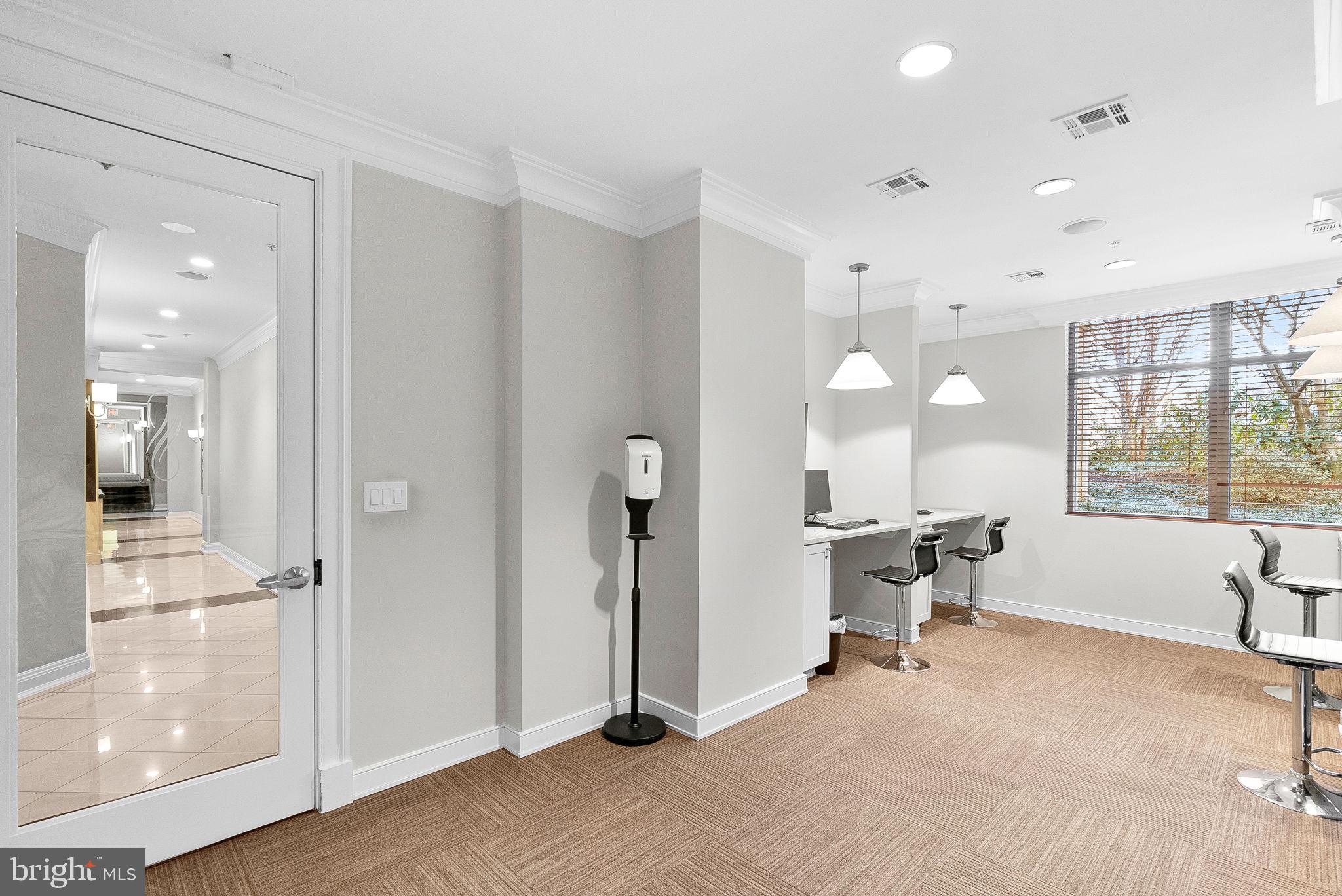 SAVOY AT RESTON TOWN CENTER - Residential