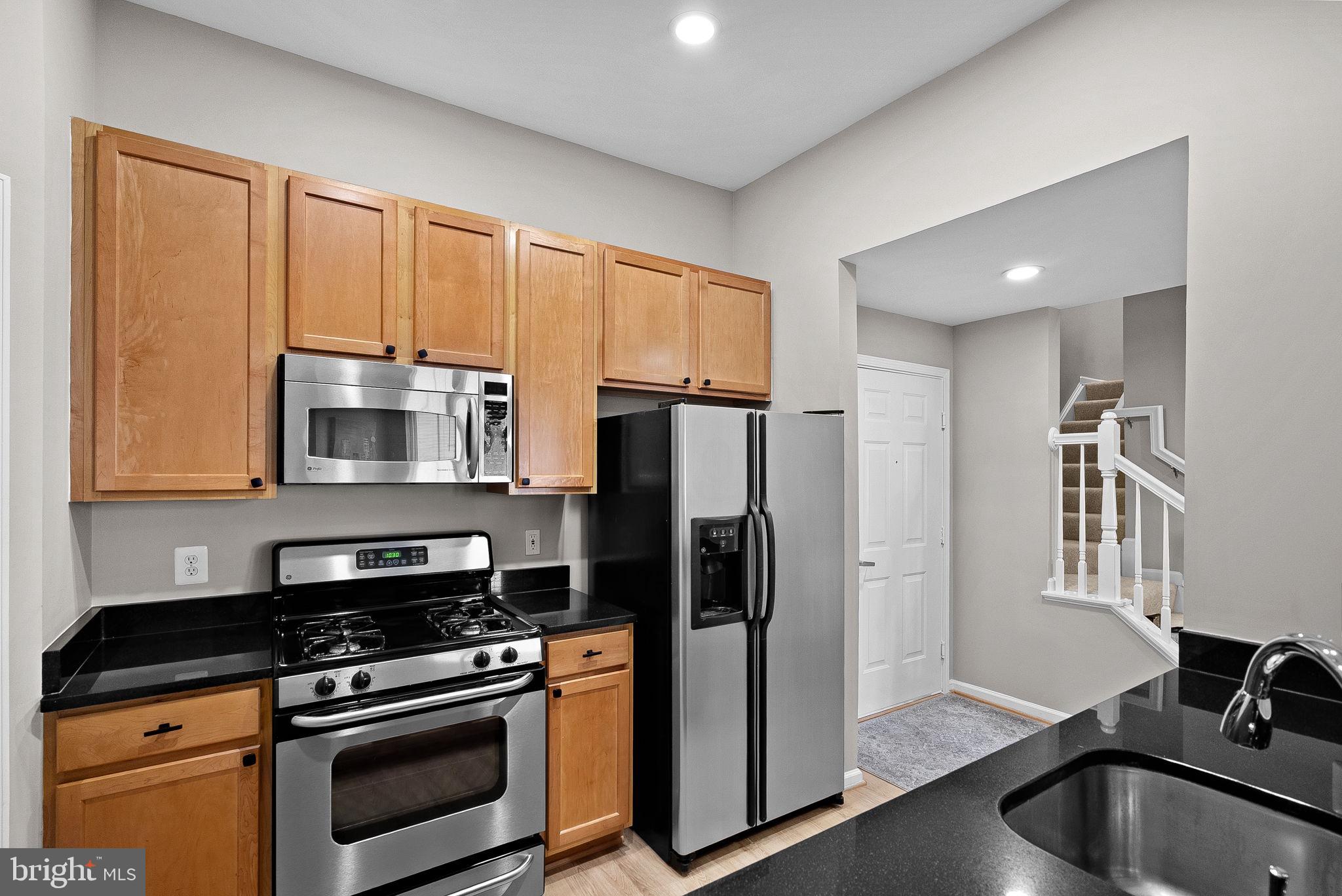 SAVOY AT RESTON TOWN CENTER - Residential