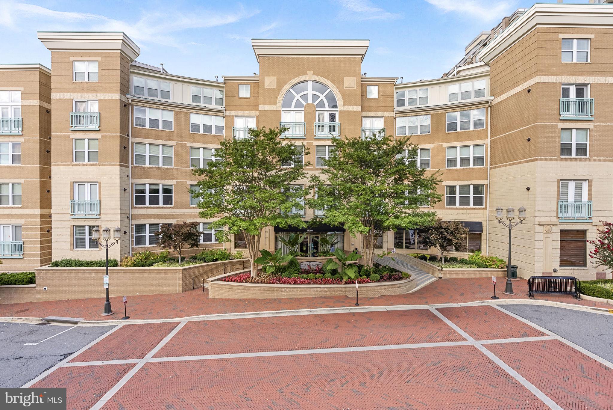 SAVOY AT RESTON TOWN CENTER - Residential