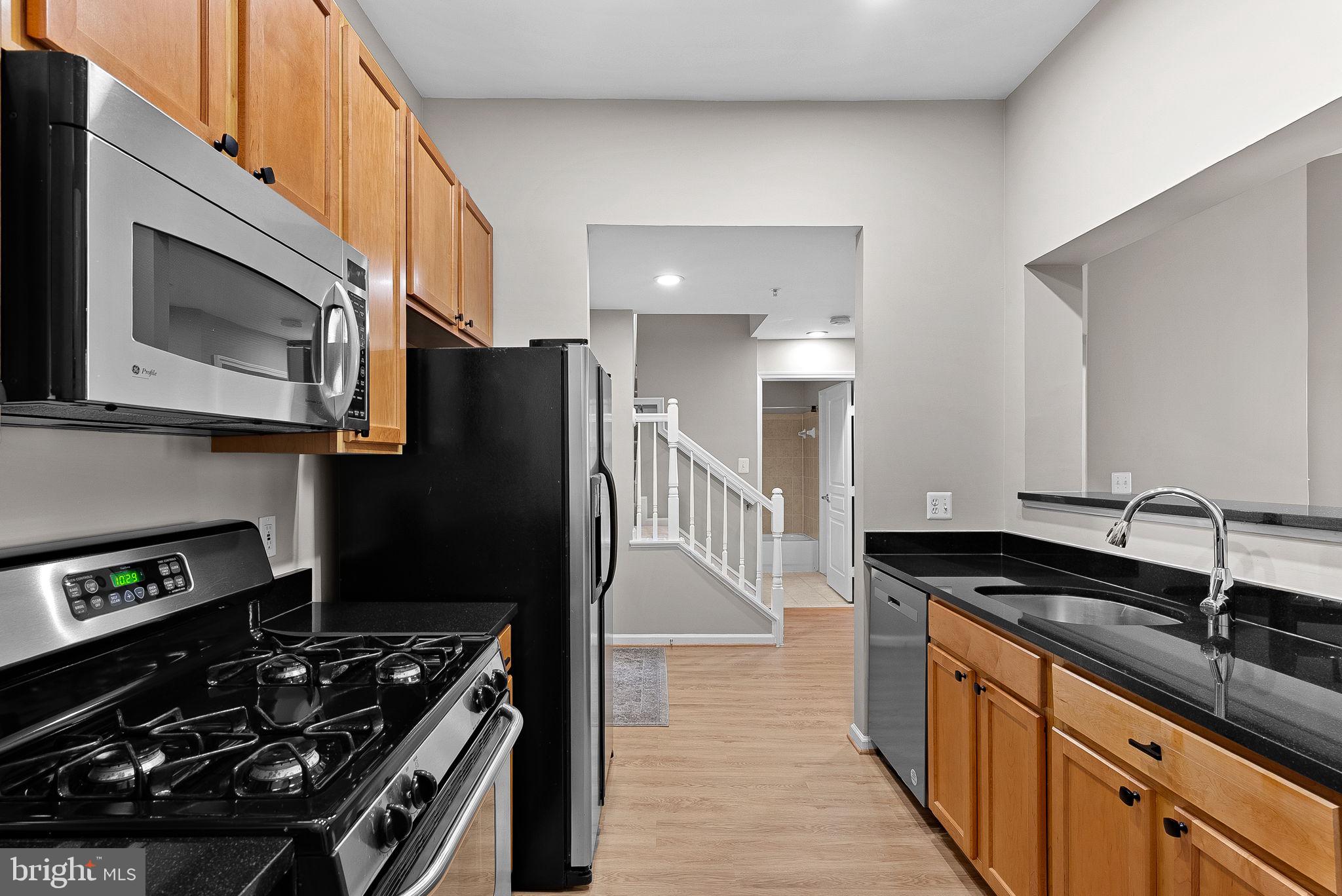 SAVOY AT RESTON TOWN CENTER - Residential