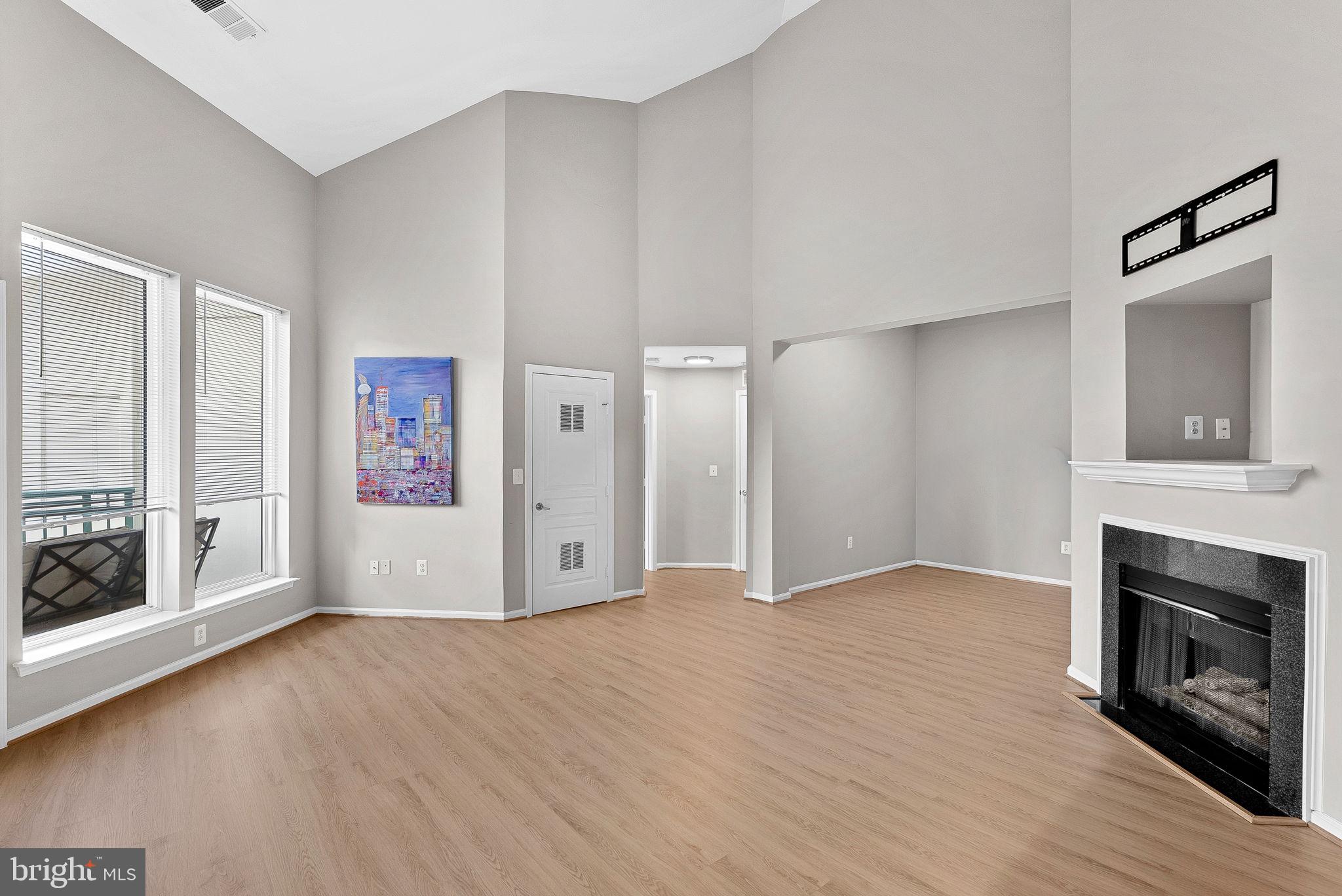 SAVOY AT RESTON TOWN CENTER - Residential