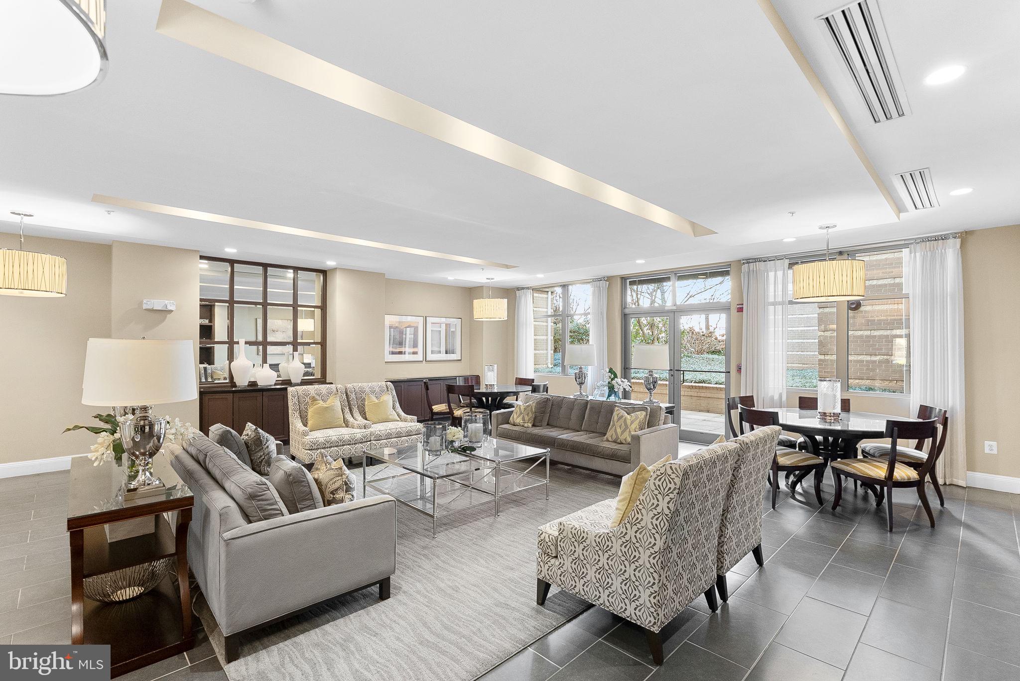 SAVOY AT RESTON TOWN CENTER - Residential