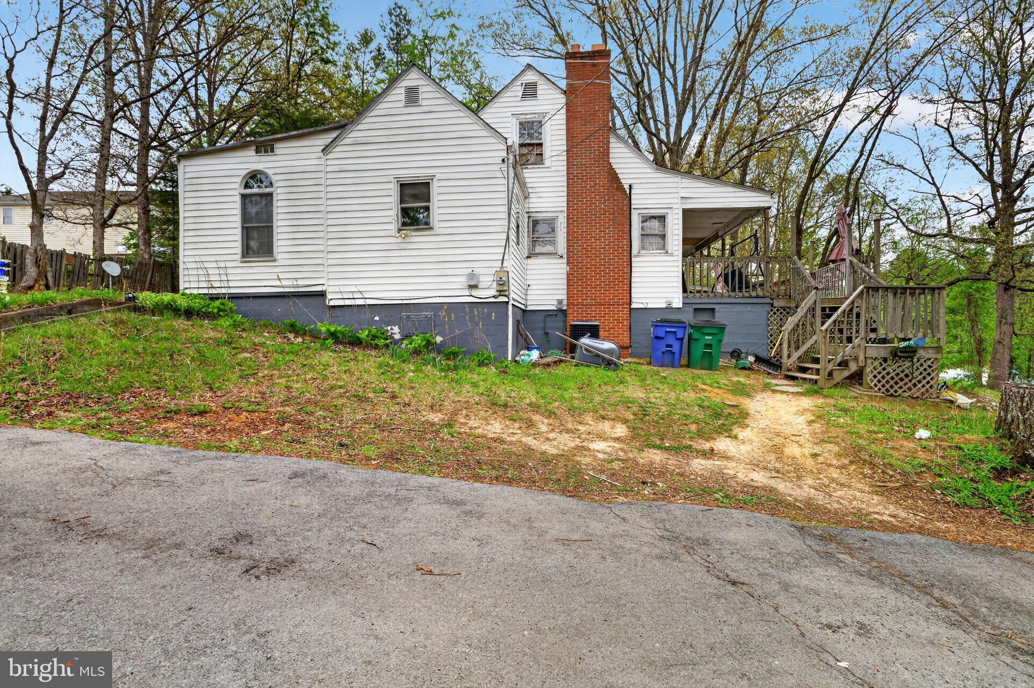1390 ROANOKE STREET