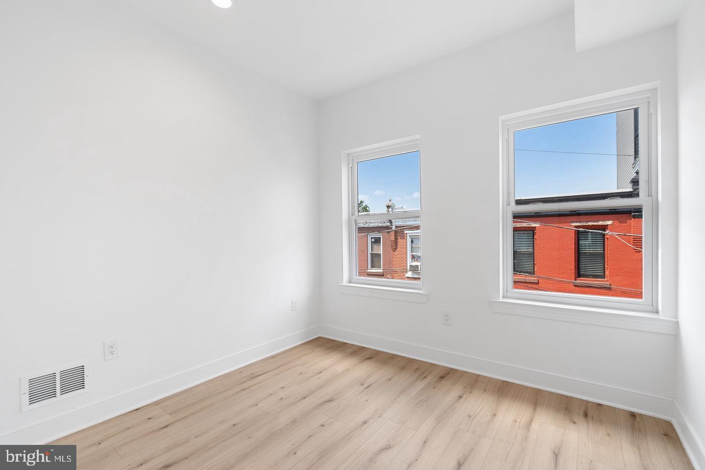 OLDE KENSINGTON - Residential Lease