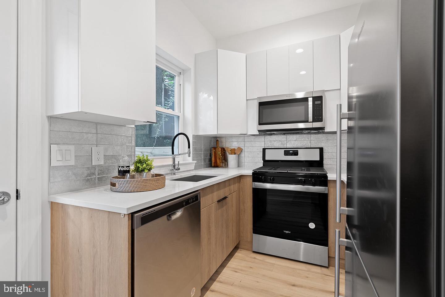OLDE KENSINGTON - Residential Lease