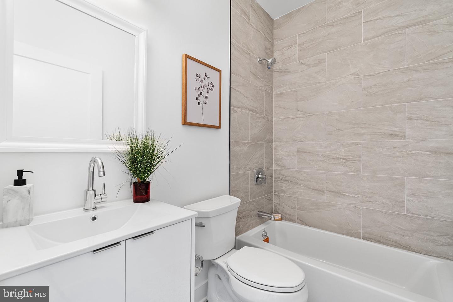 OLDE KENSINGTON - Residential Lease