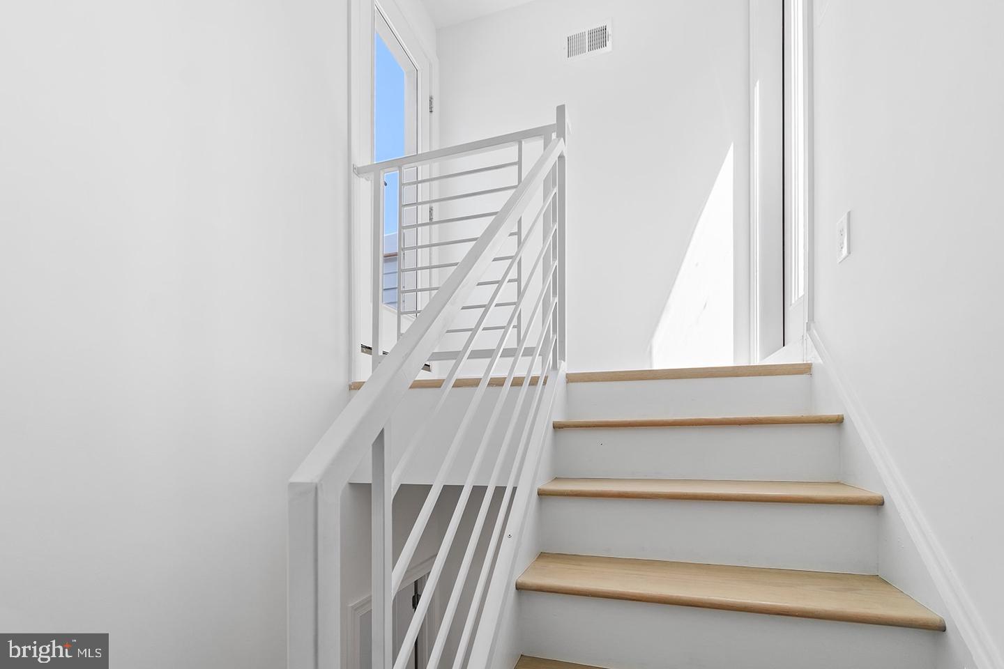 OLDE KENSINGTON - Residential Lease