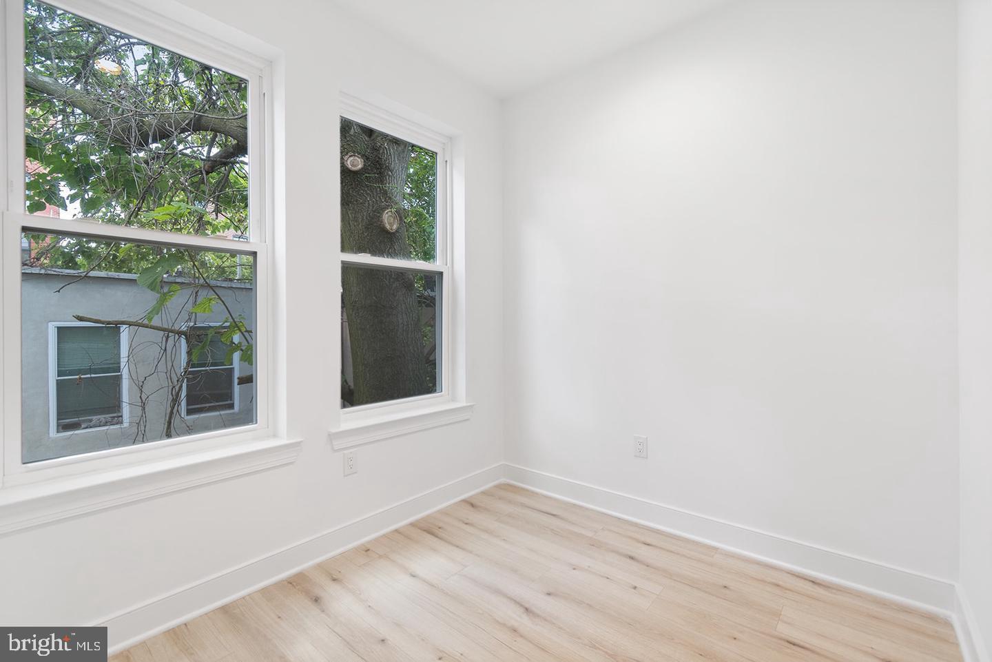 OLDE KENSINGTON - Residential Lease