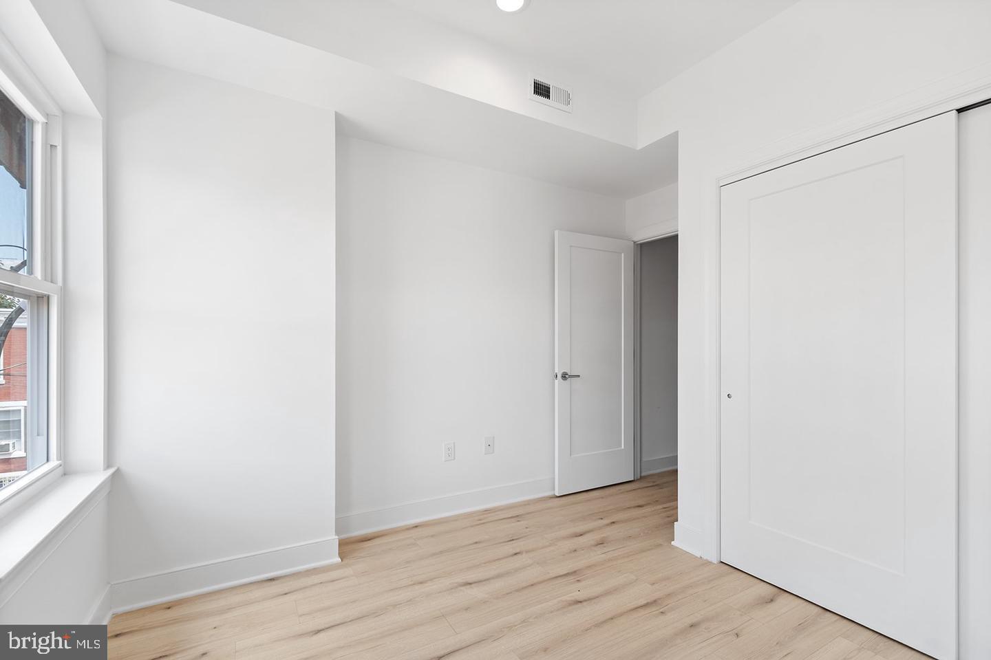 OLDE KENSINGTON - Residential Lease