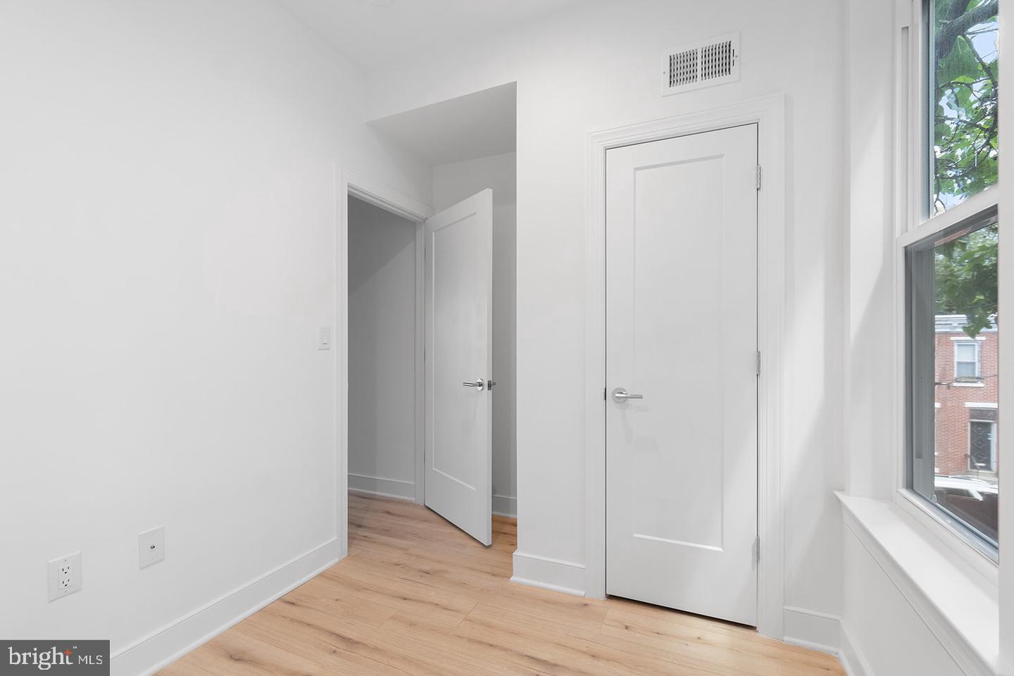 OLDE KENSINGTON - Residential Lease