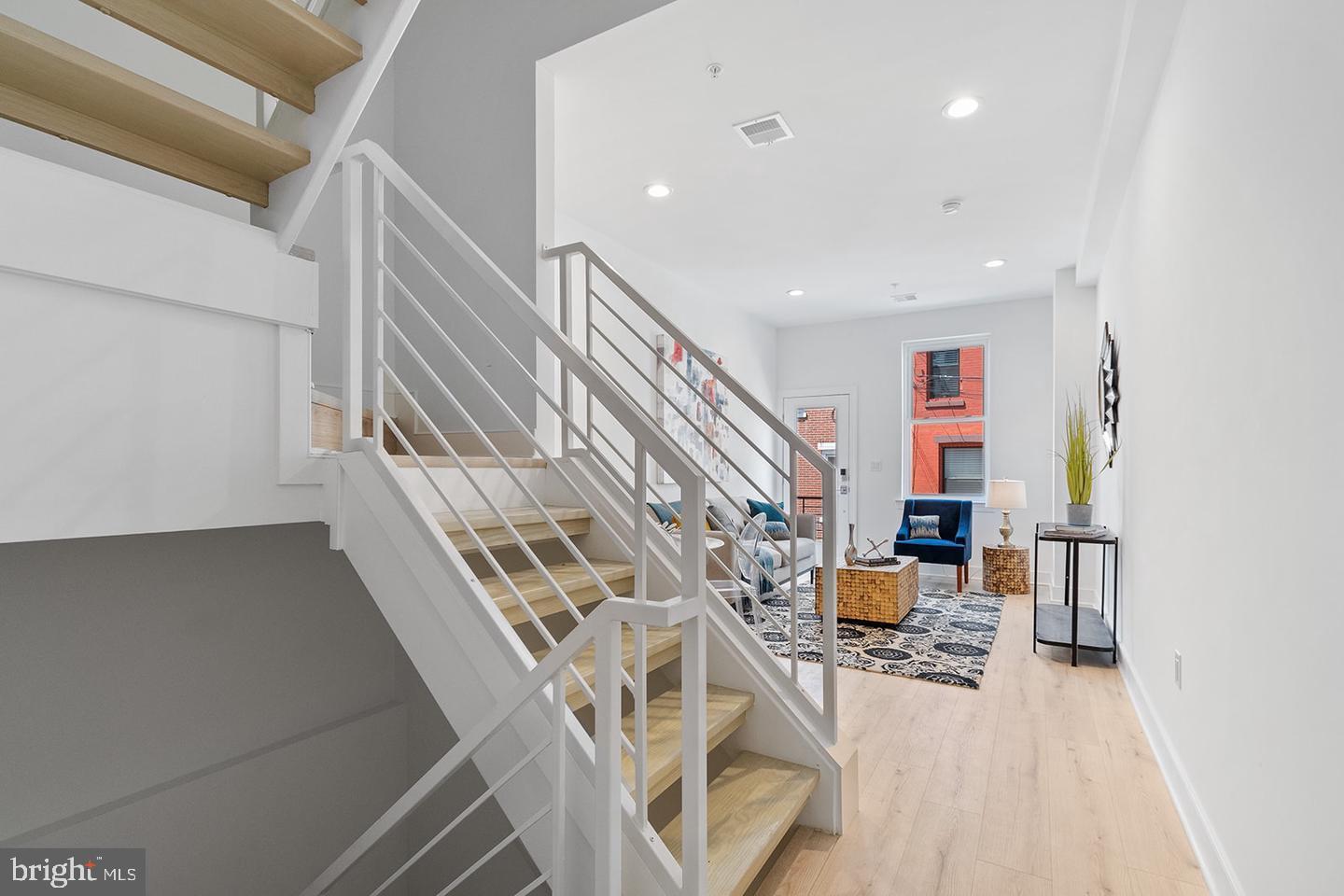 OLDE KENSINGTON - Residential Lease