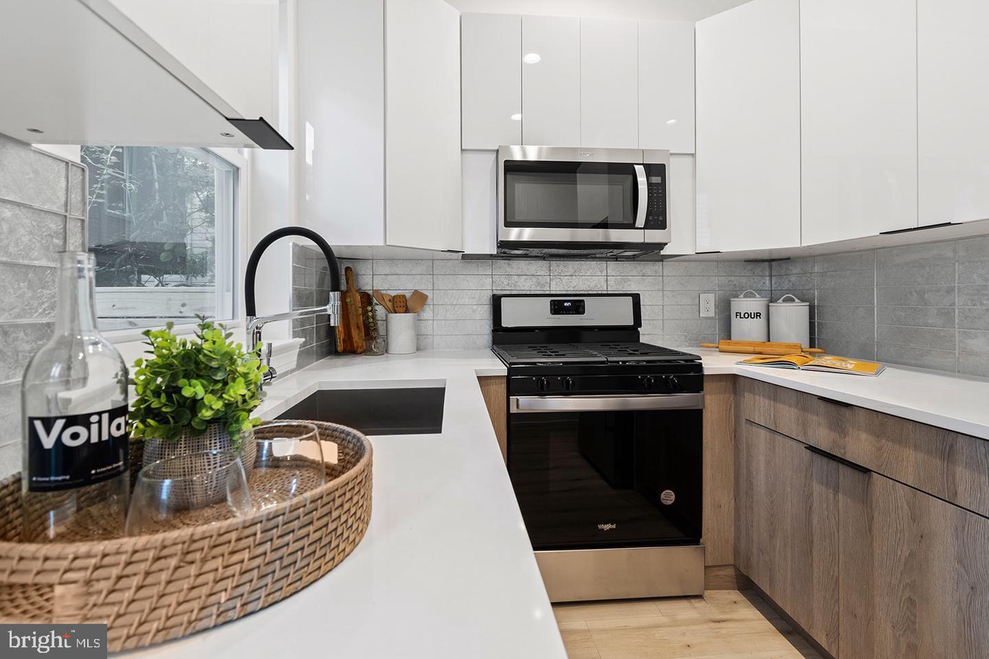 OLDE KENSINGTON - Residential Lease