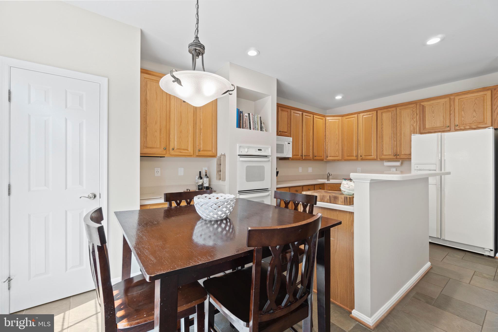 TOWNES OF MANCHESTER WOODS - Residential