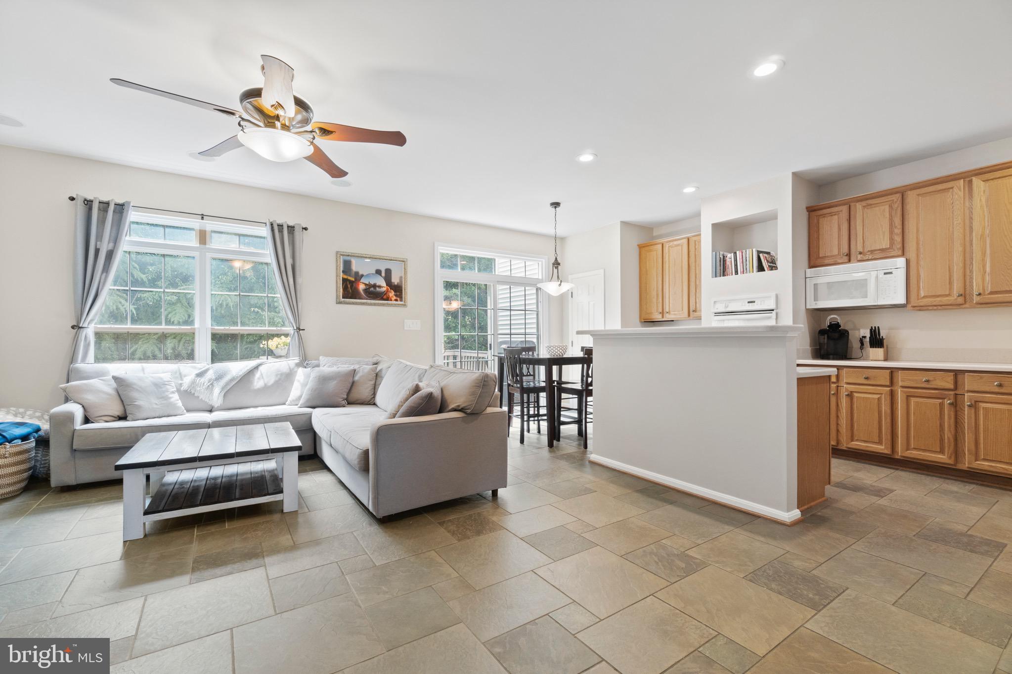 TOWNES OF MANCHESTER WOODS - Residential