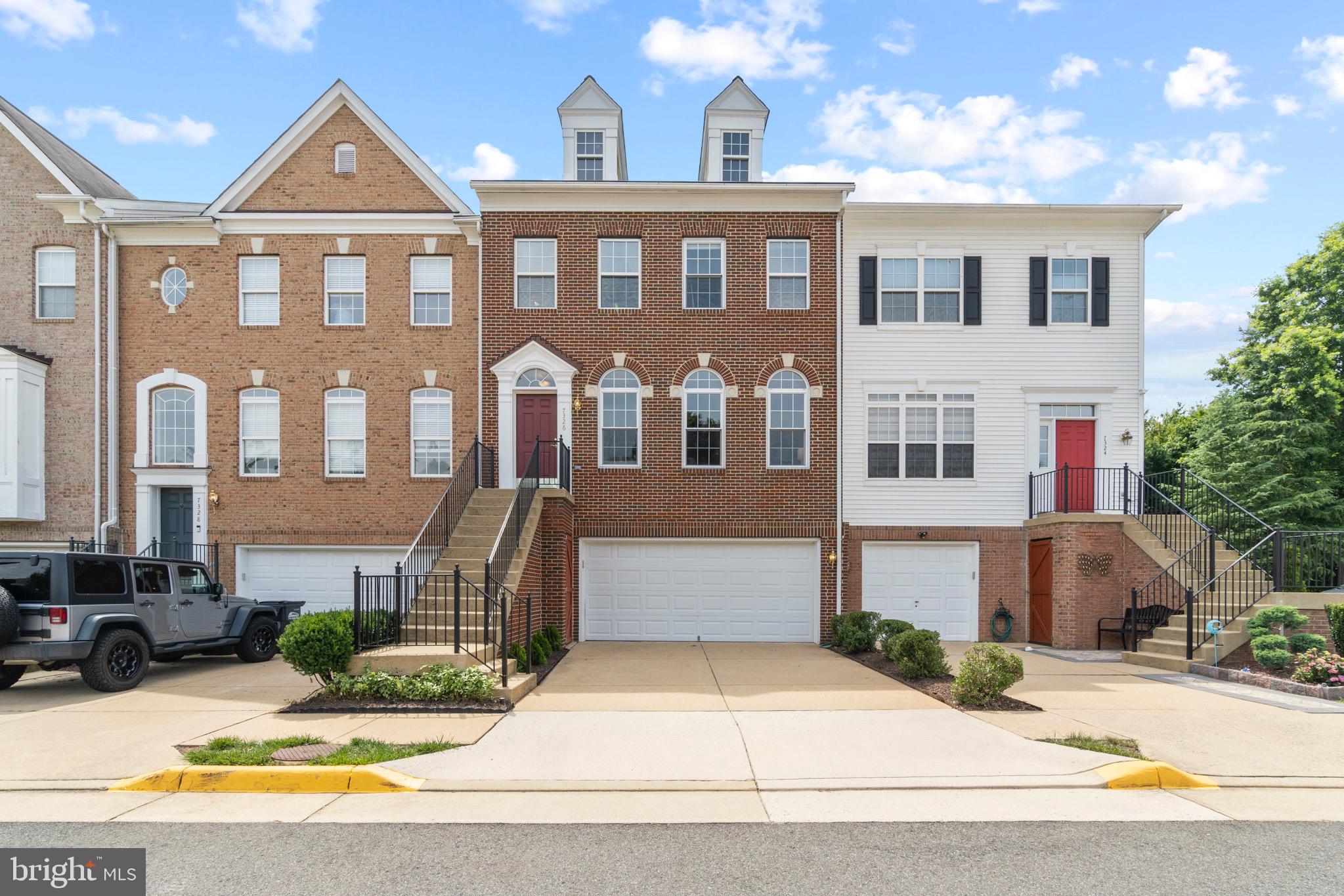 TOWNES OF MANCHESTER WOODS - Residential