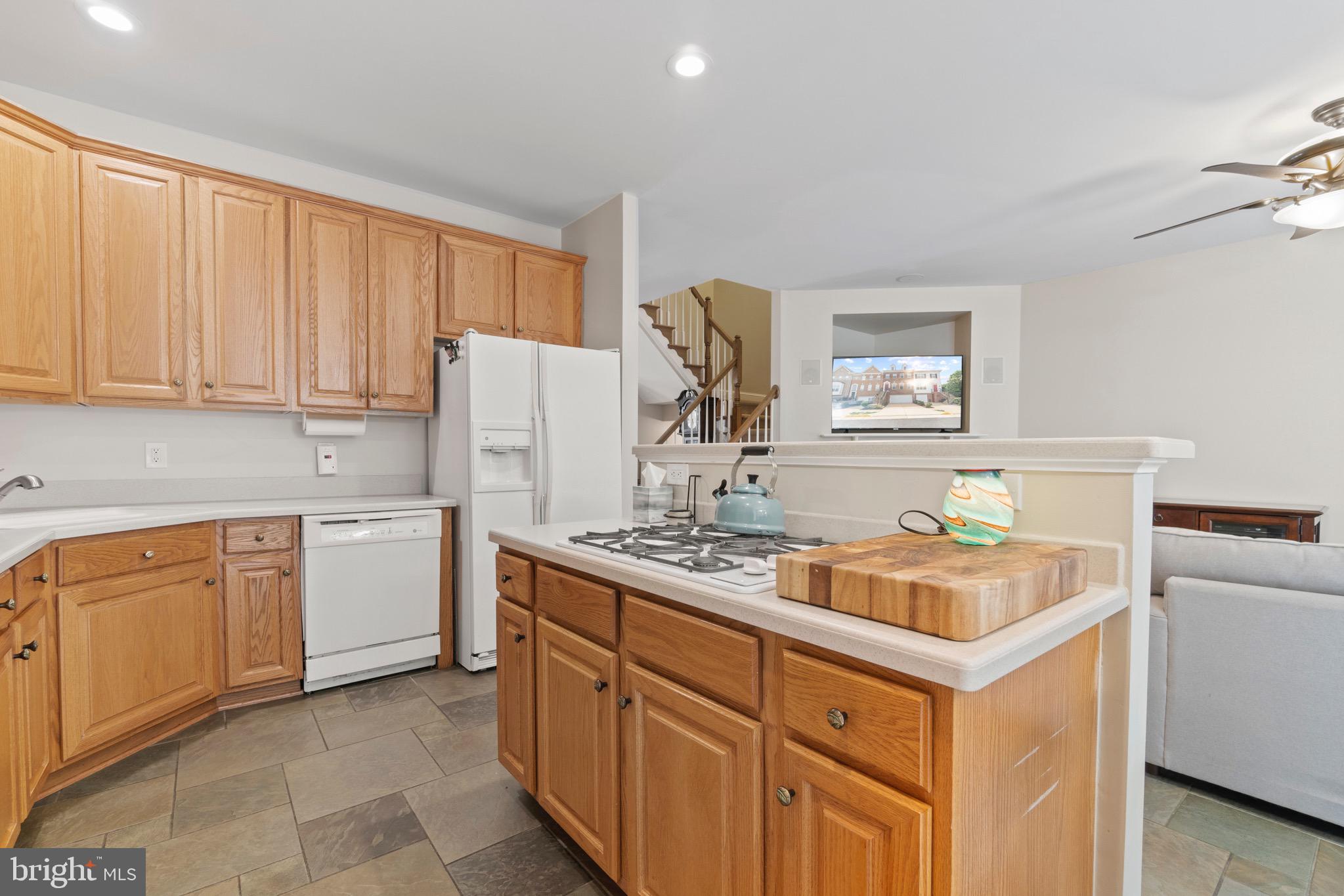 TOWNES OF MANCHESTER WOODS - Residential