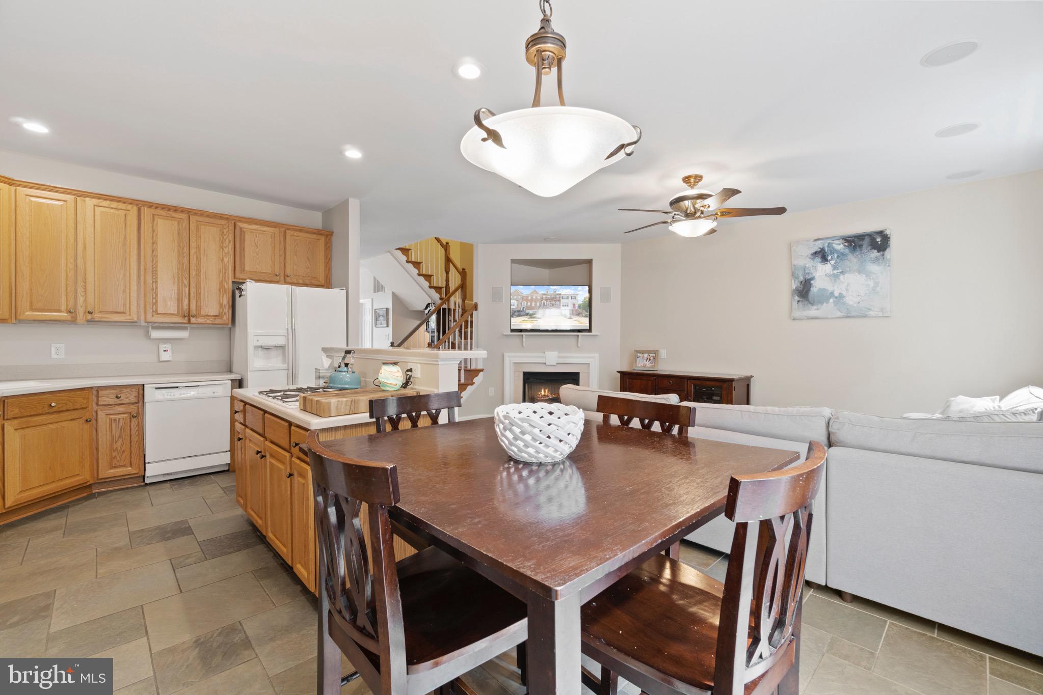 TOWNES OF MANCHESTER WOODS - Residential