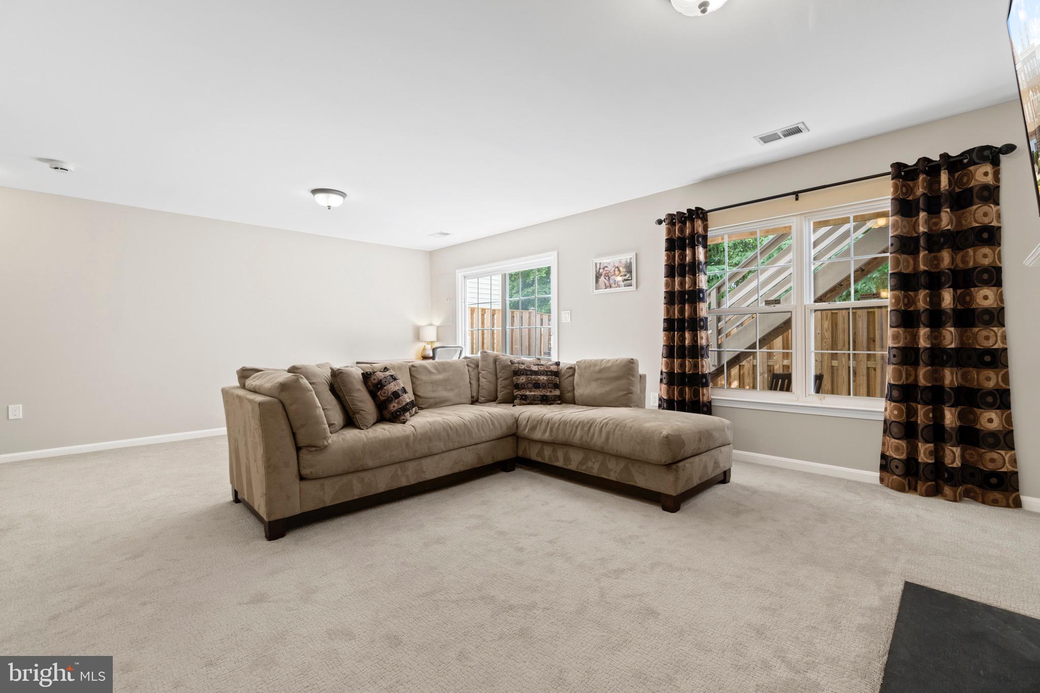 TOWNES OF MANCHESTER WOODS - Residential