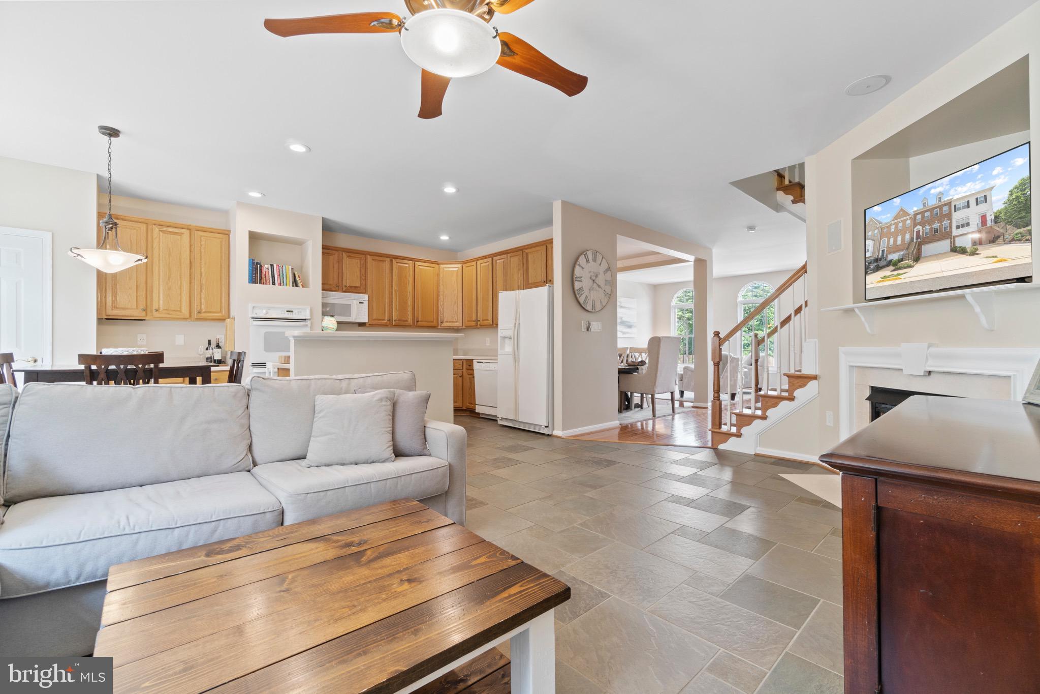 TOWNES OF MANCHESTER WOODS - Residential