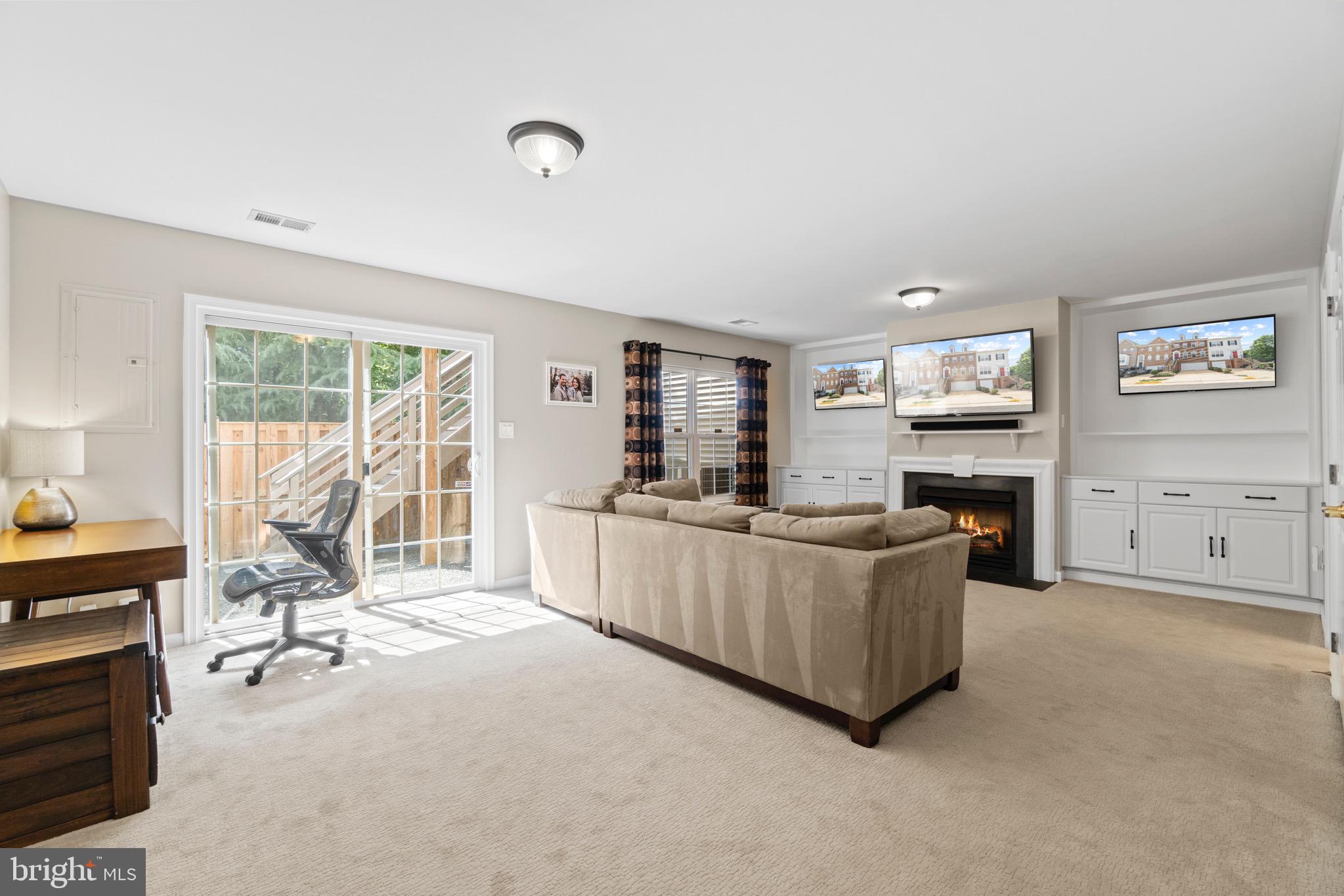 TOWNES OF MANCHESTER WOODS - Residential