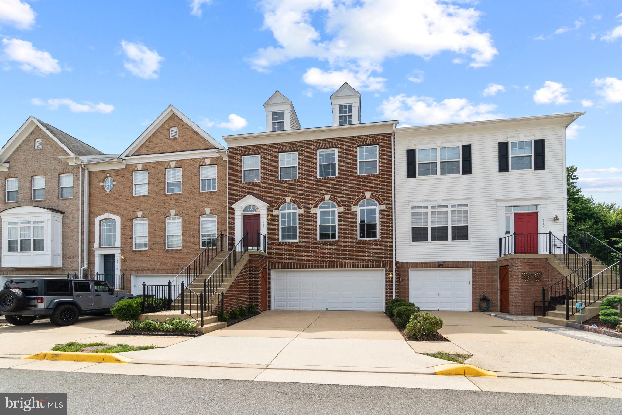 TOWNES OF MANCHESTER WOODS - Residential