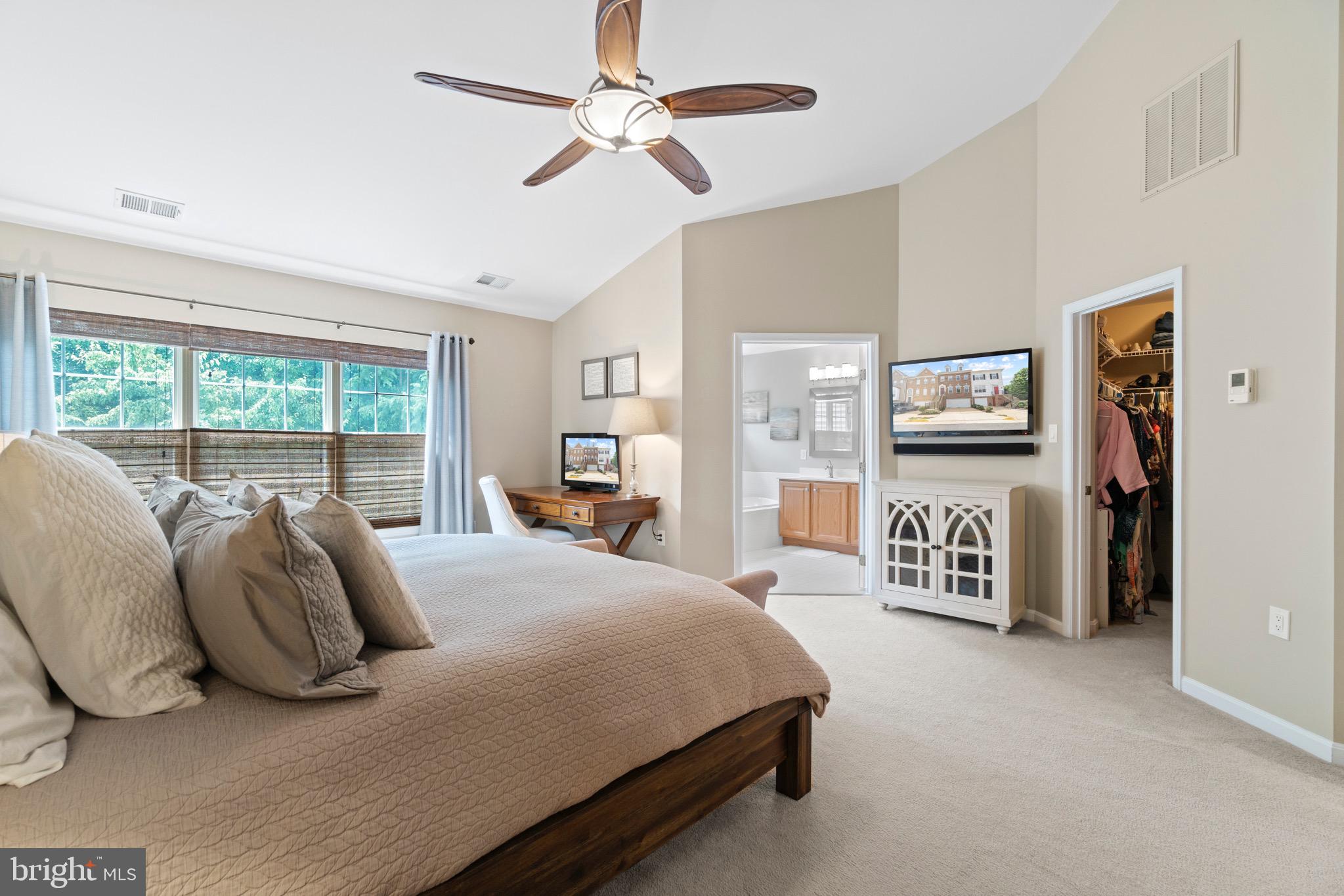 TOWNES OF MANCHESTER WOODS - Residential