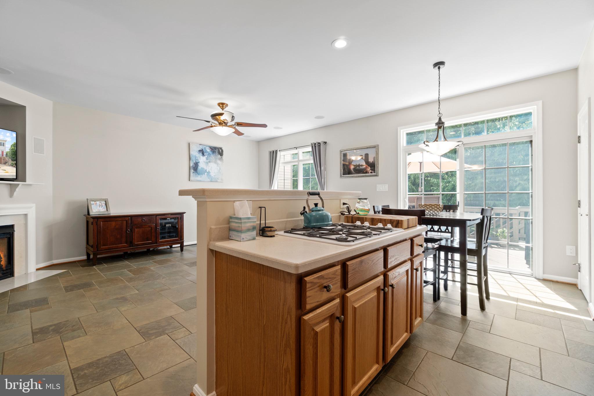 TOWNES OF MANCHESTER WOODS - Residential