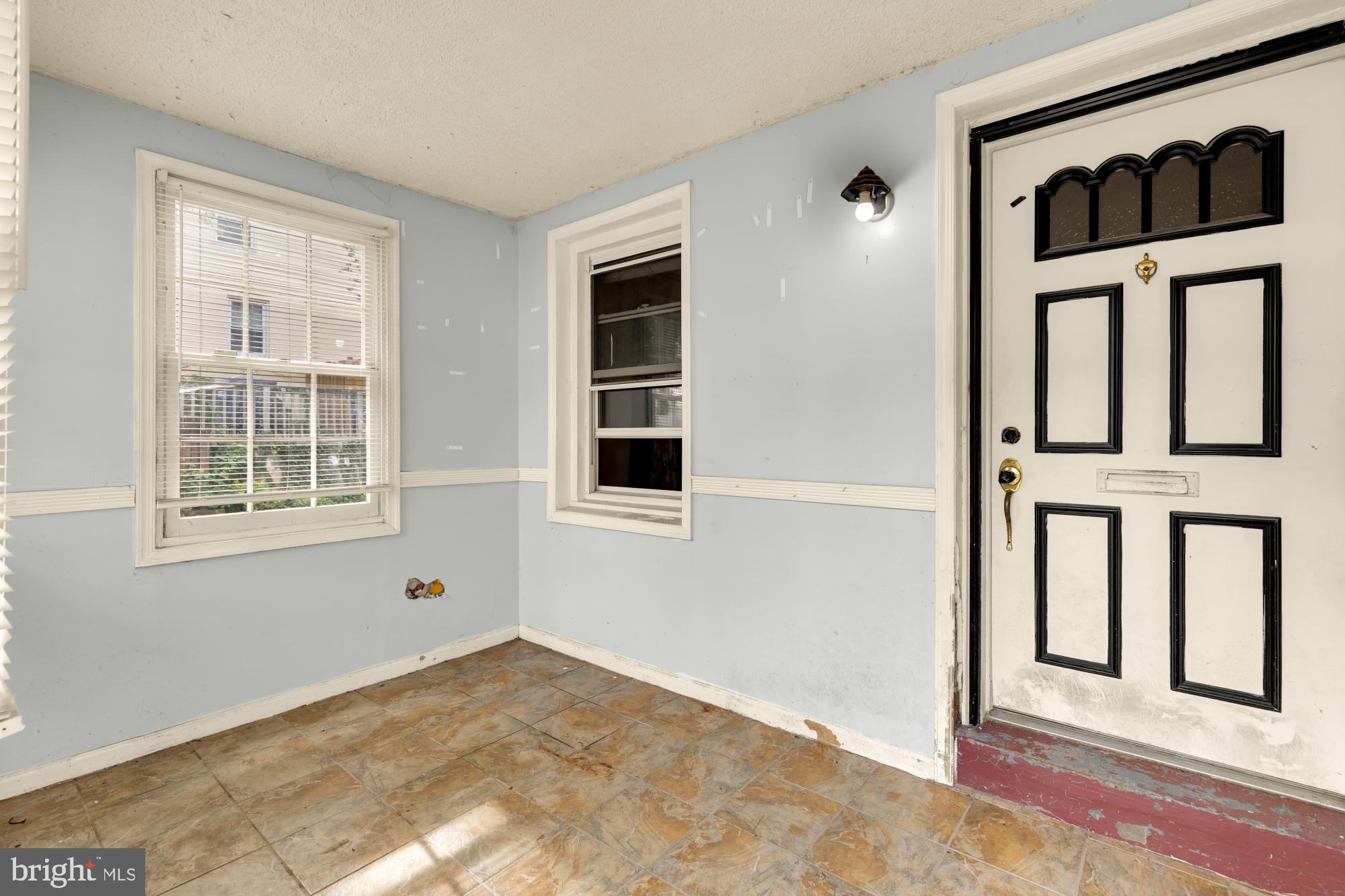 2711 JEFFERSON DRIVE