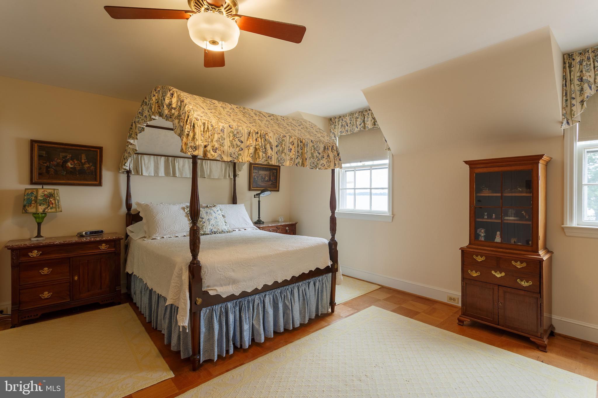 QUAKER NECK - Residential