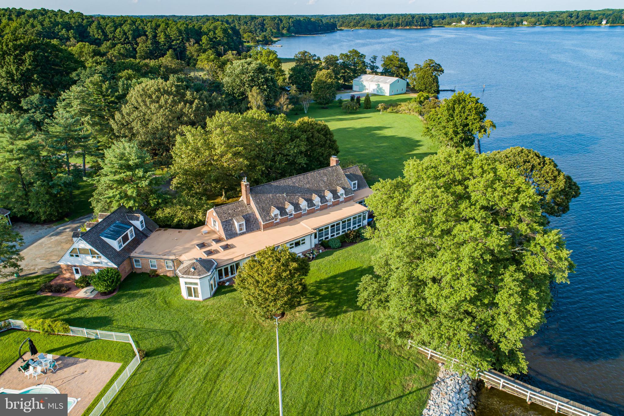 QUAKER NECK - Residential