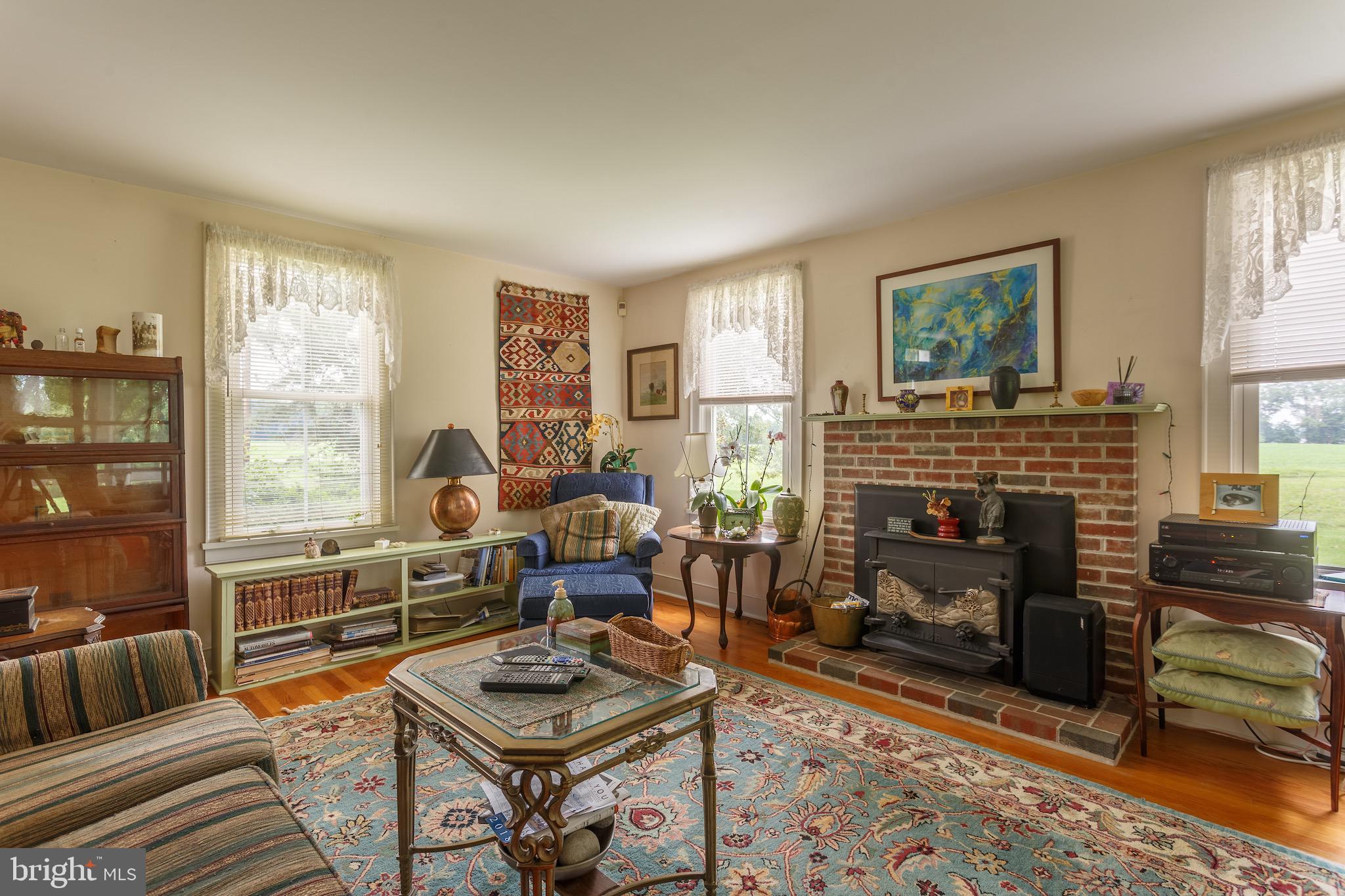 QUAKER NECK - Residential