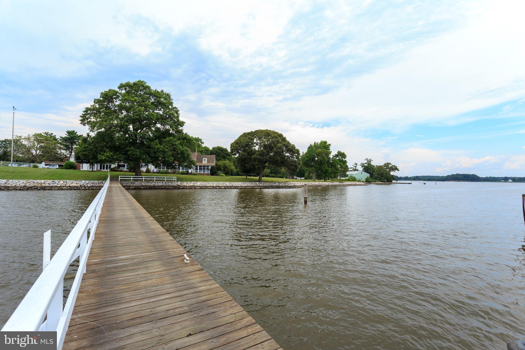 QUAKER NECK - Residential