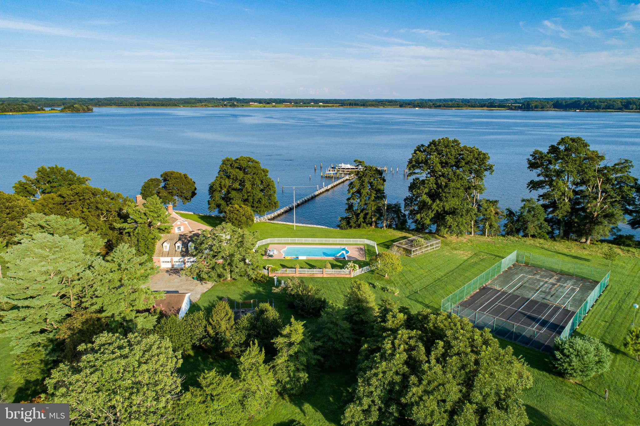 QUAKER NECK - Residential