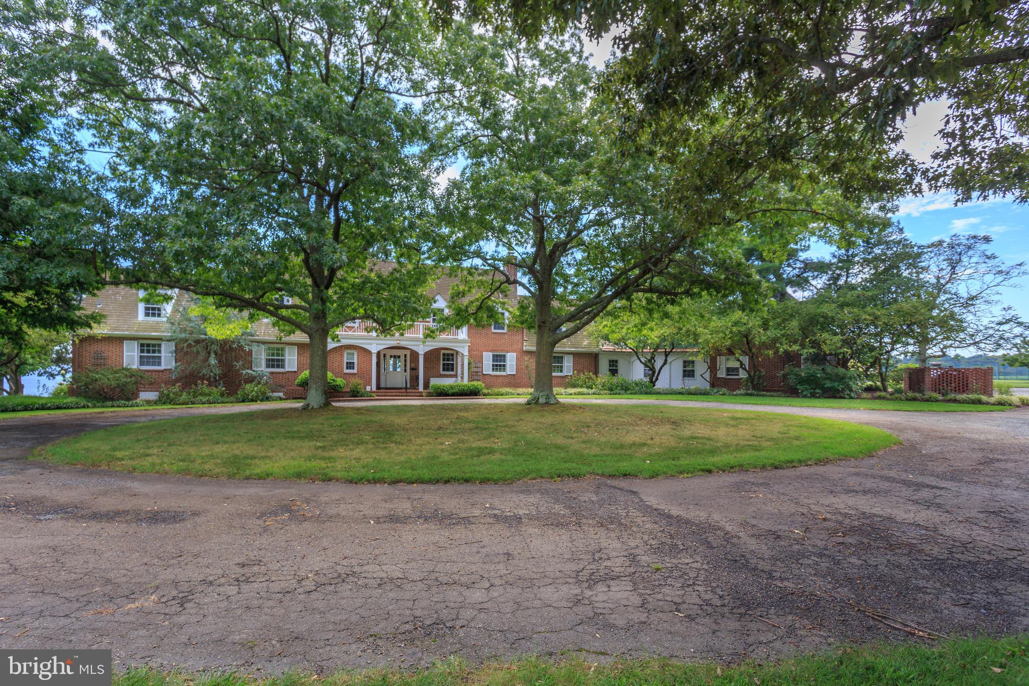 QUAKER NECK - Residential