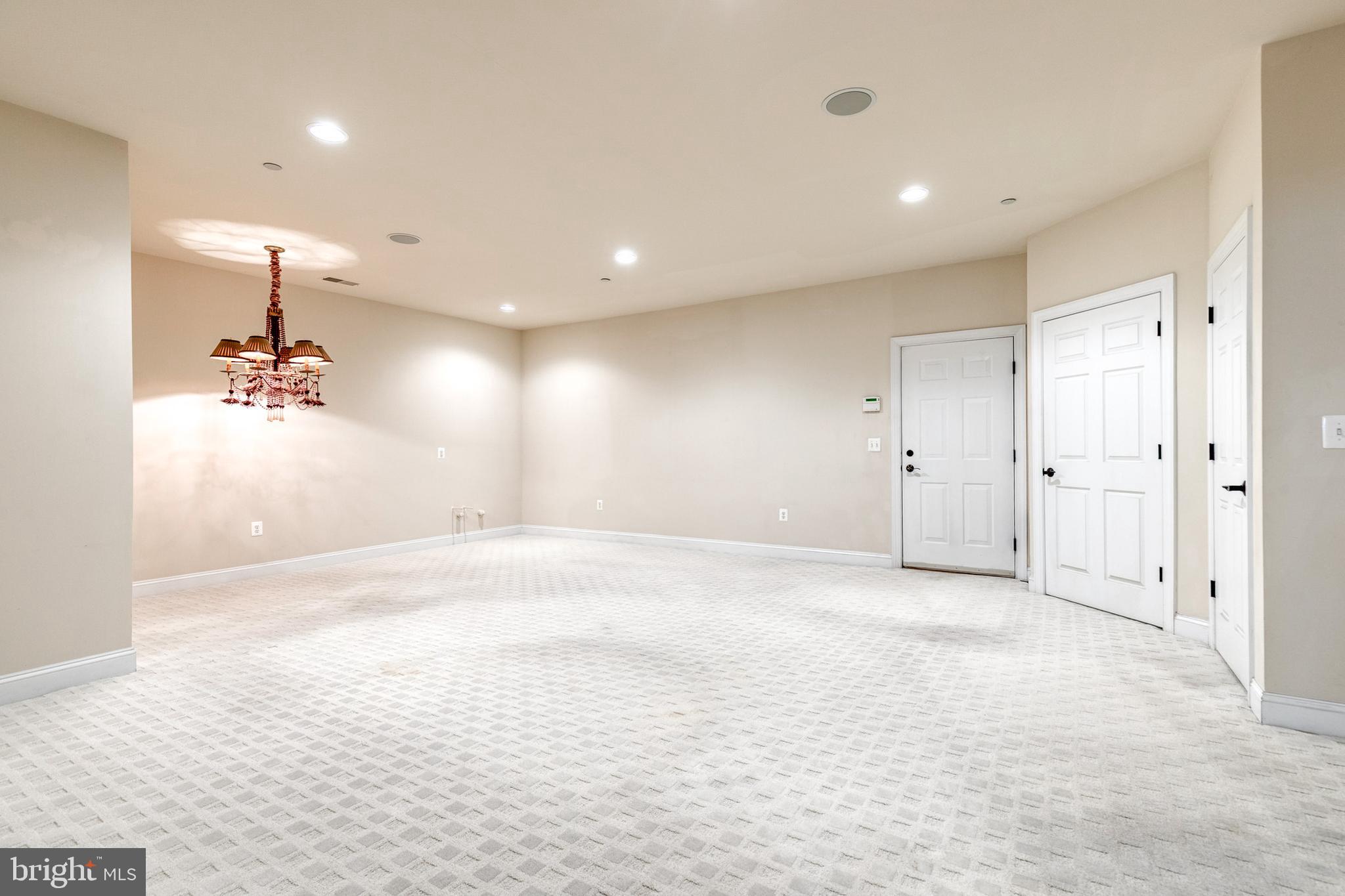 CHARLES AT WOODBROOK - Residential