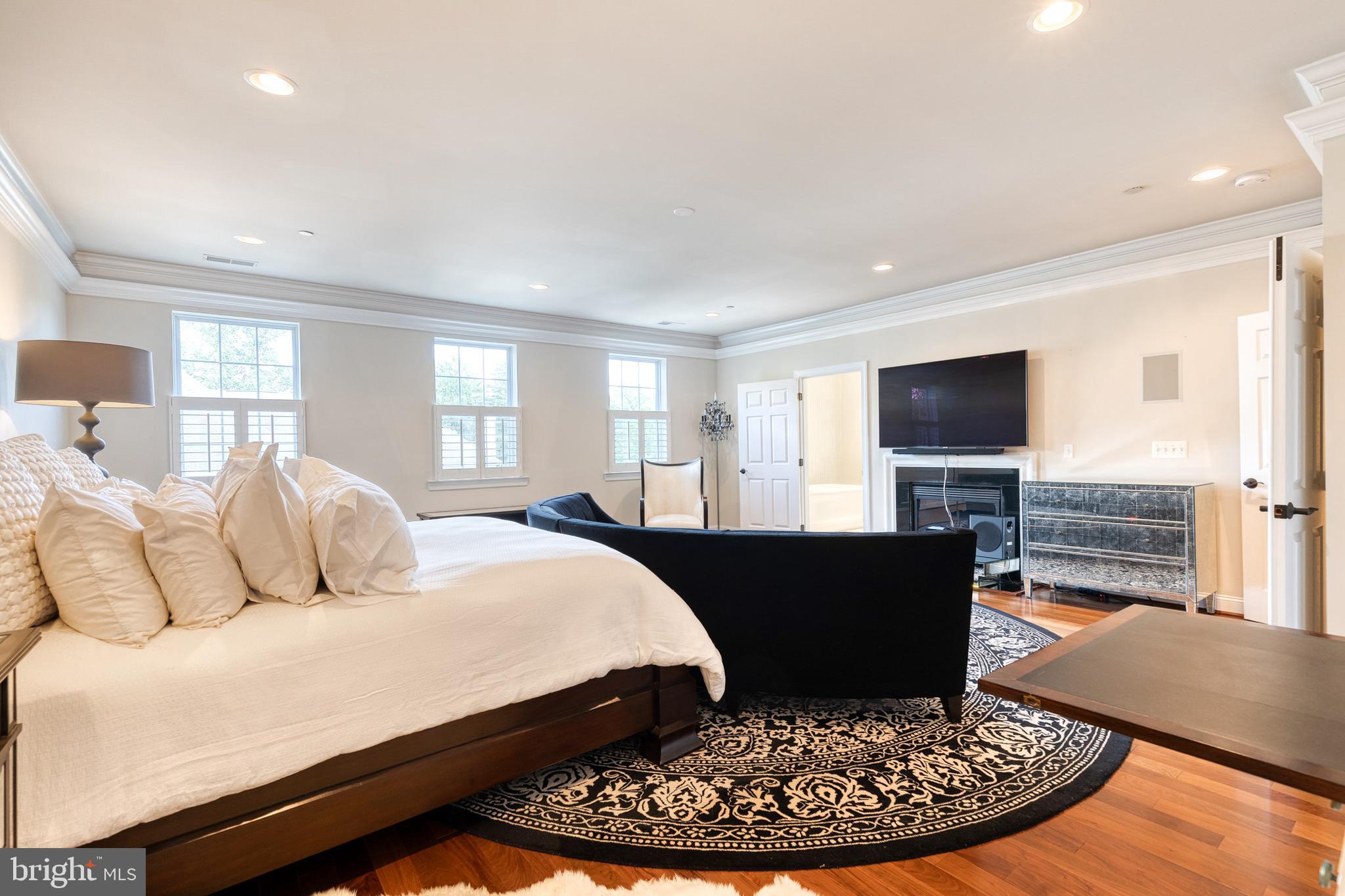 CHARLES AT WOODBROOK - Residential
