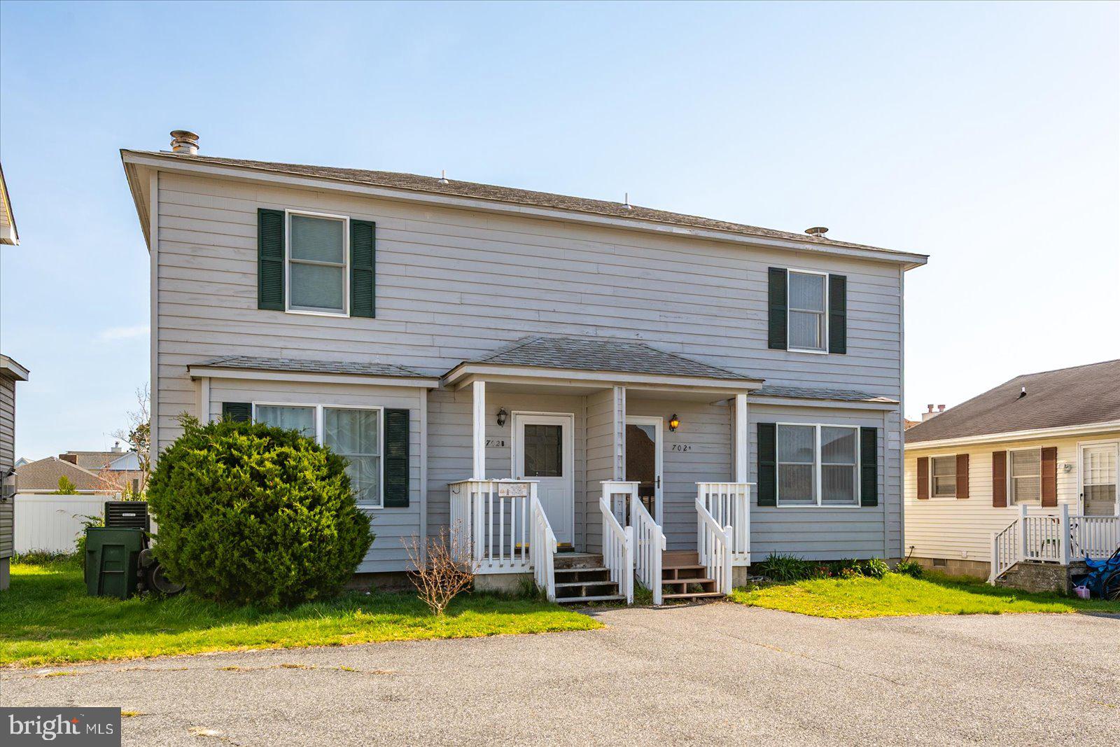 702 KELLY ROAD A 702A