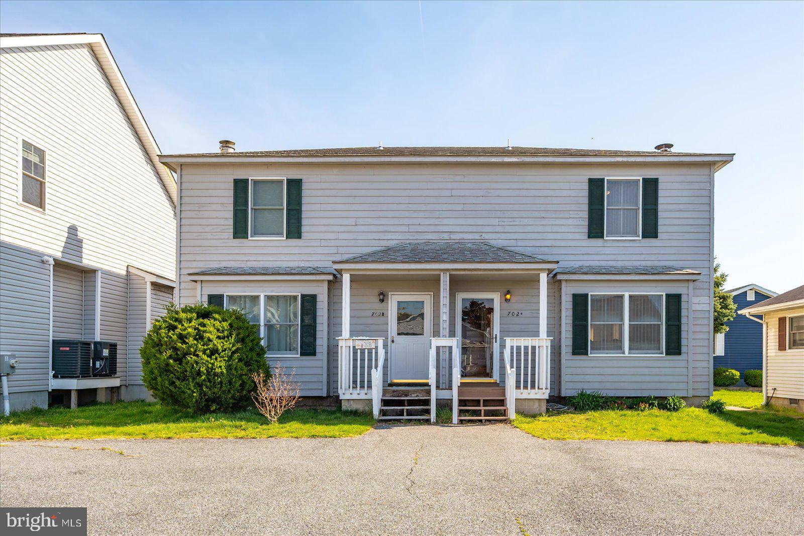 702 KELLY ROAD A 702A