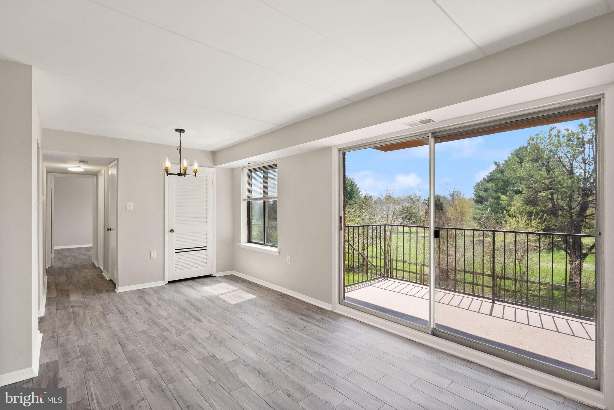 COUNTRY CLUB GREEN - Residential