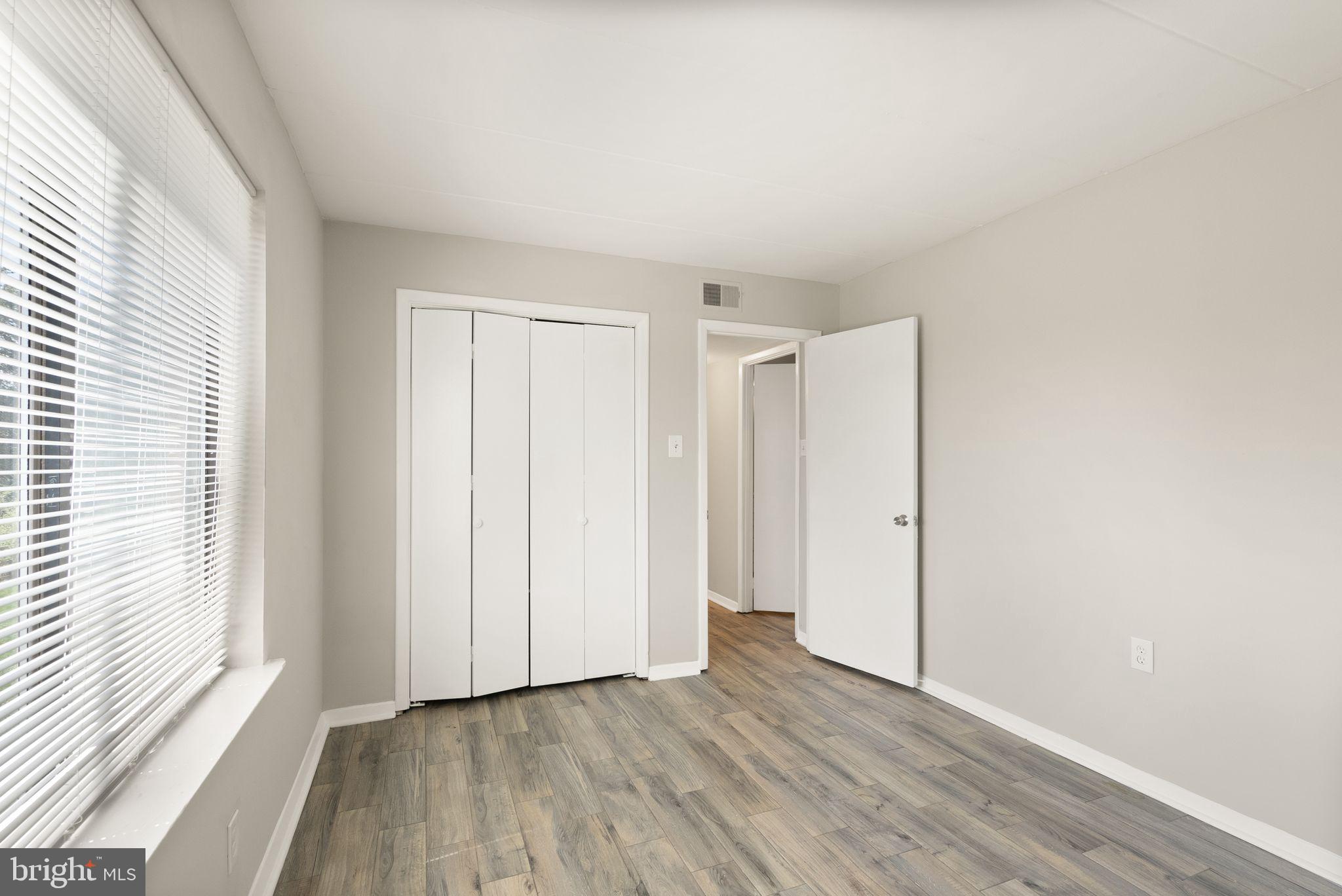 COUNTRY CLUB GREEN - Residential