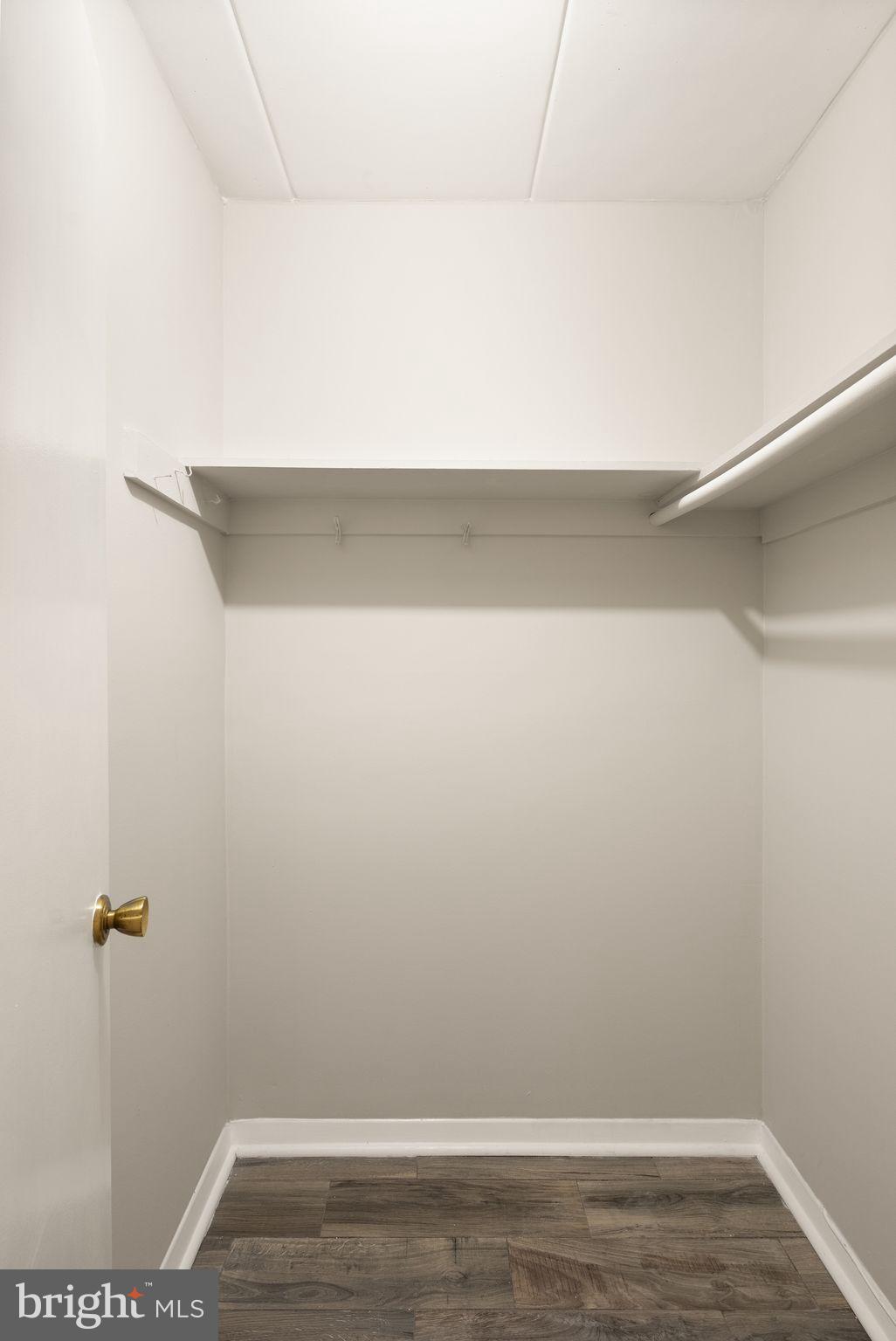 COUNTRY CLUB GREEN - Residential